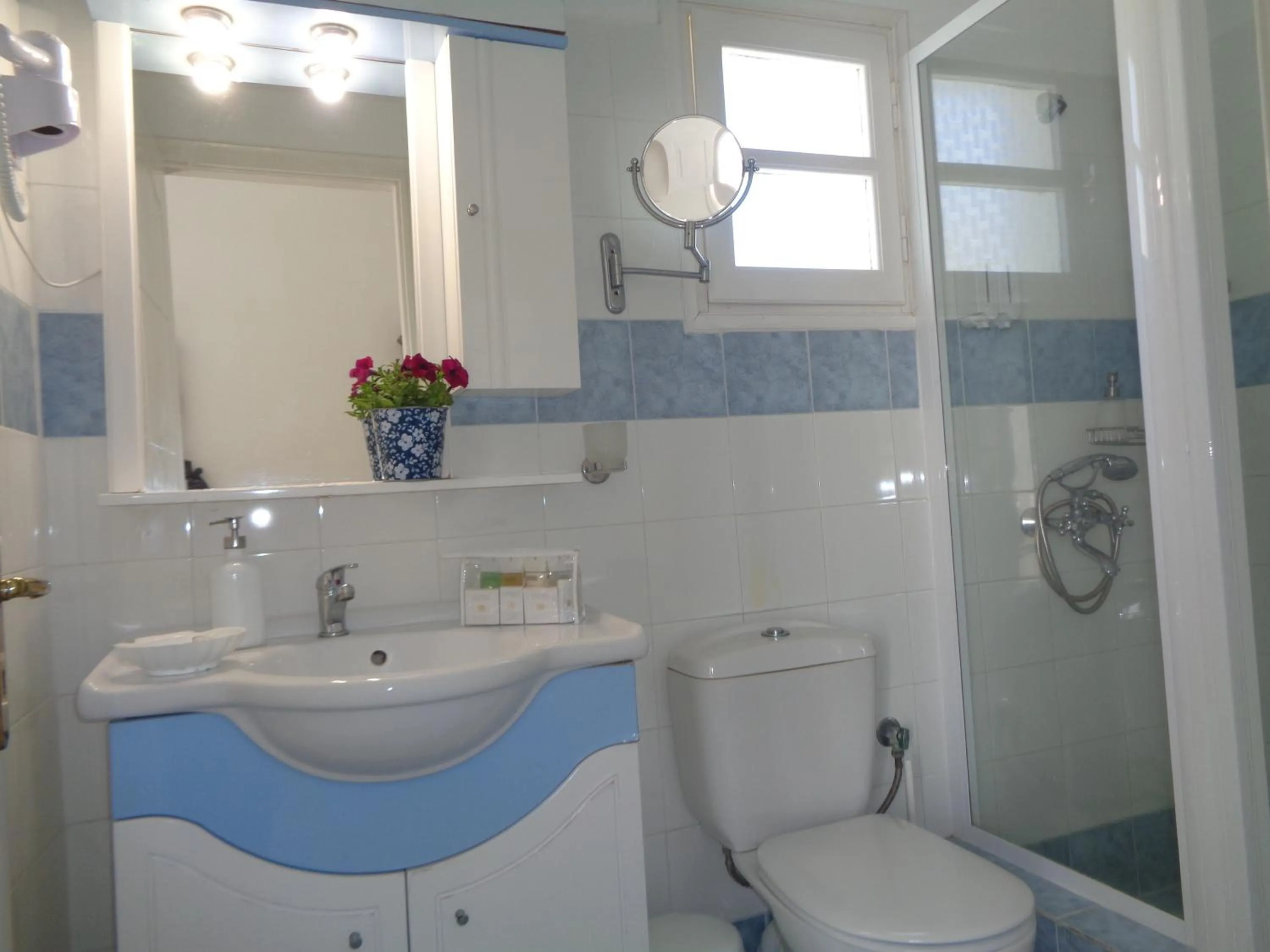 Porto Scoutari Romantic Hotel