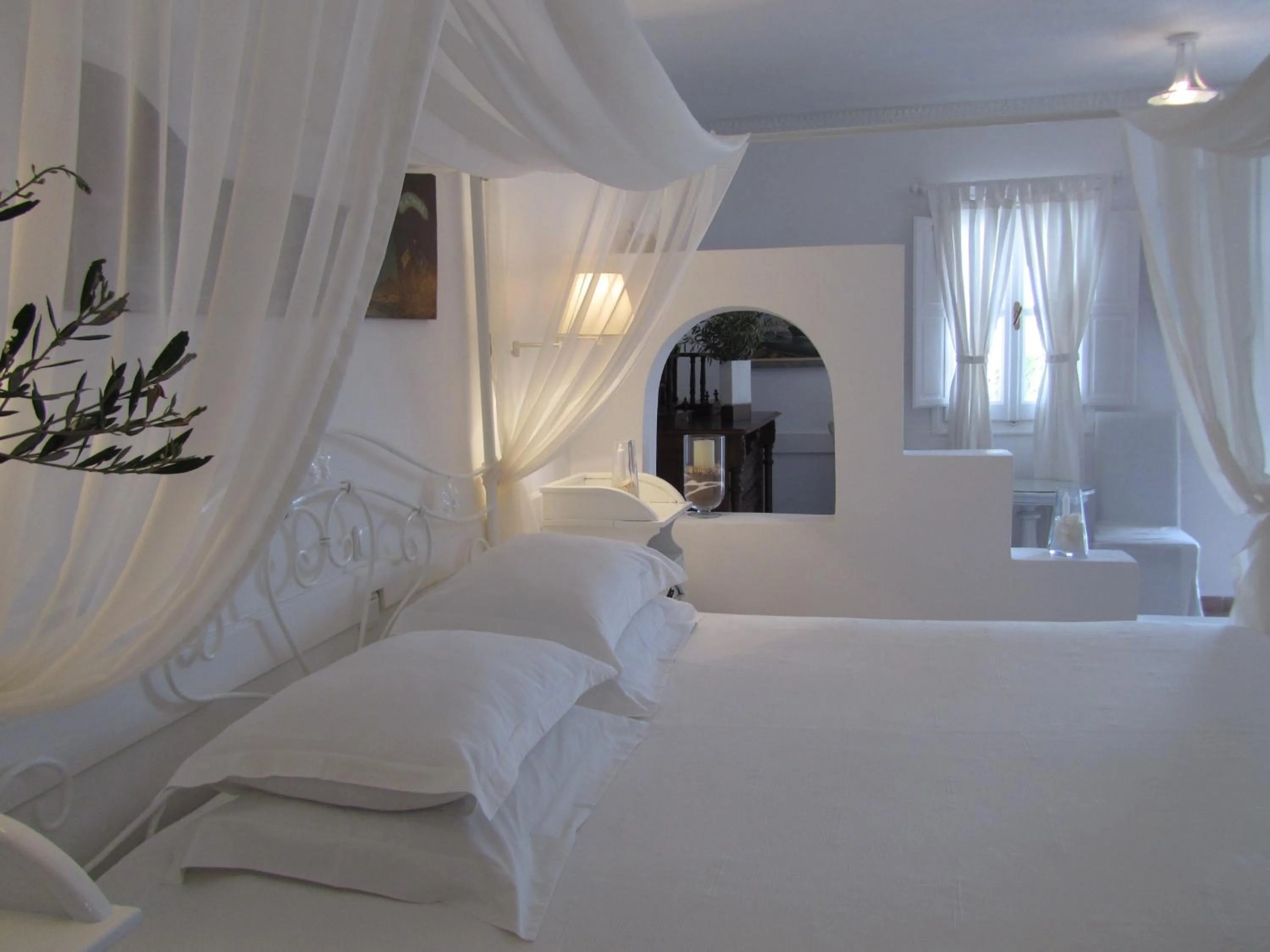 Bedroom, Bed in Porto Scoutari Romantic Hotel