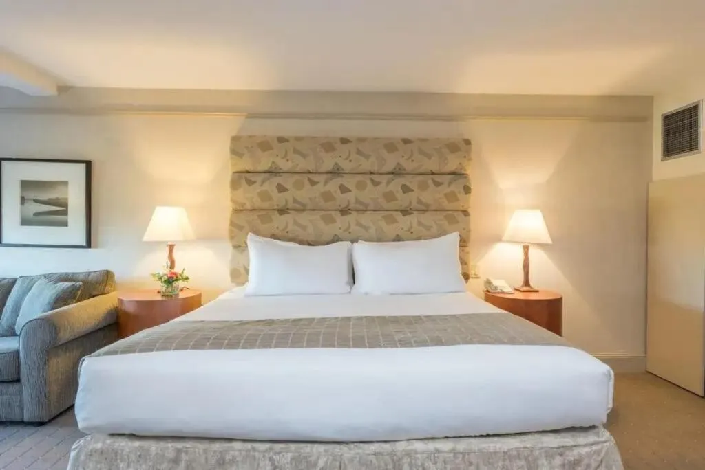 Bed in Breakwater Inn