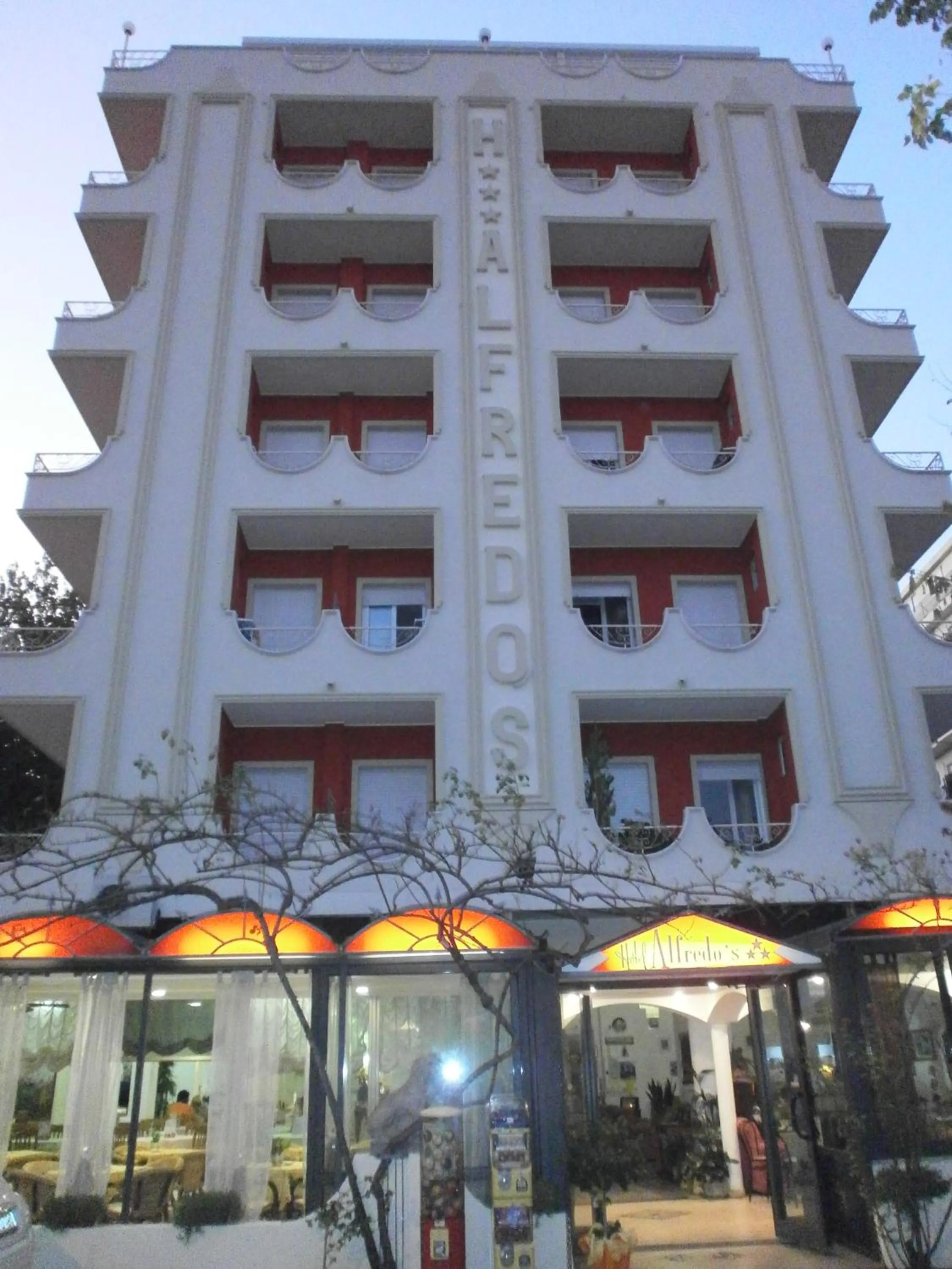 Facade/entrance in Hotel Alfredo's