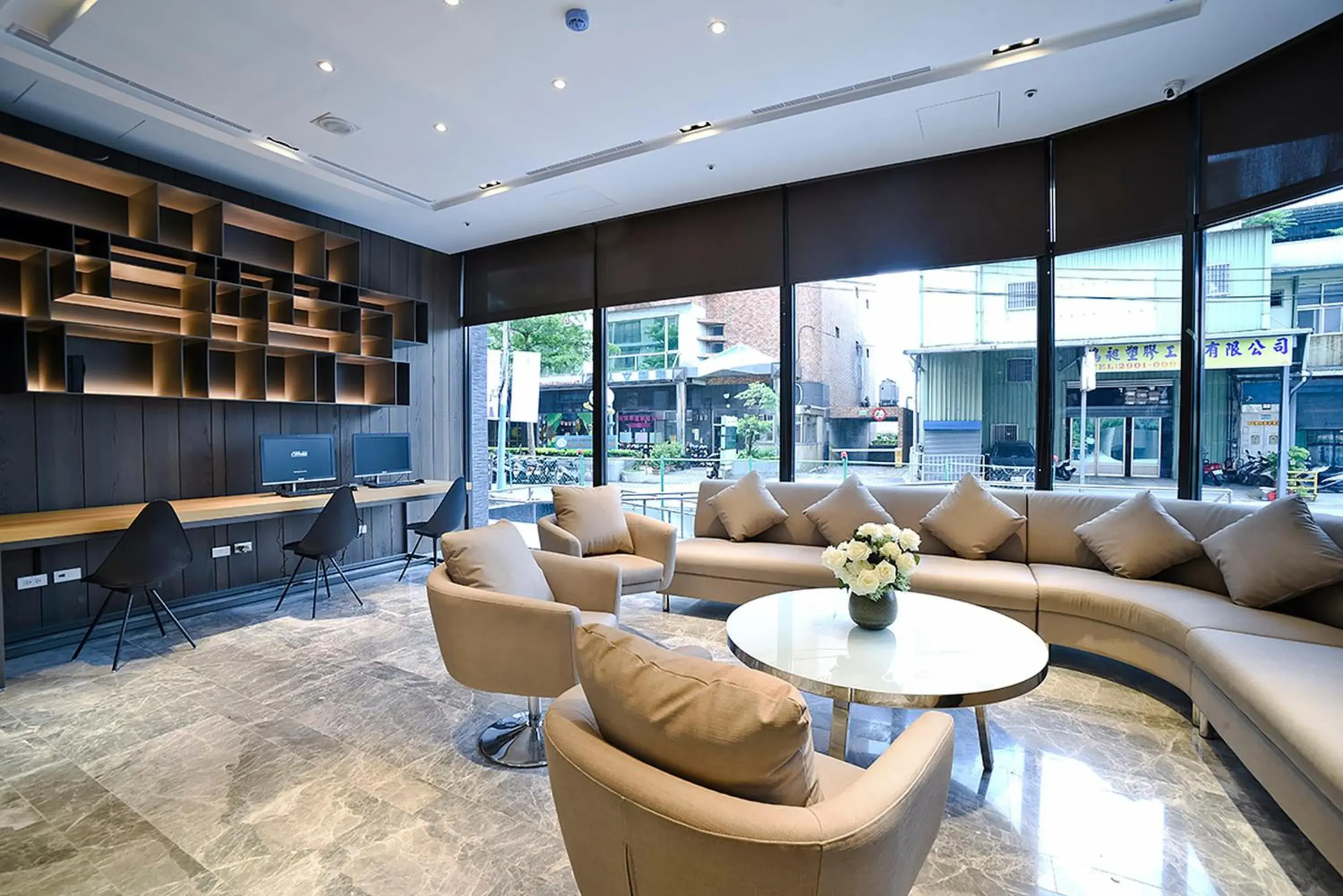 Business facilities, Lounge/Bar in Yidear Hotel