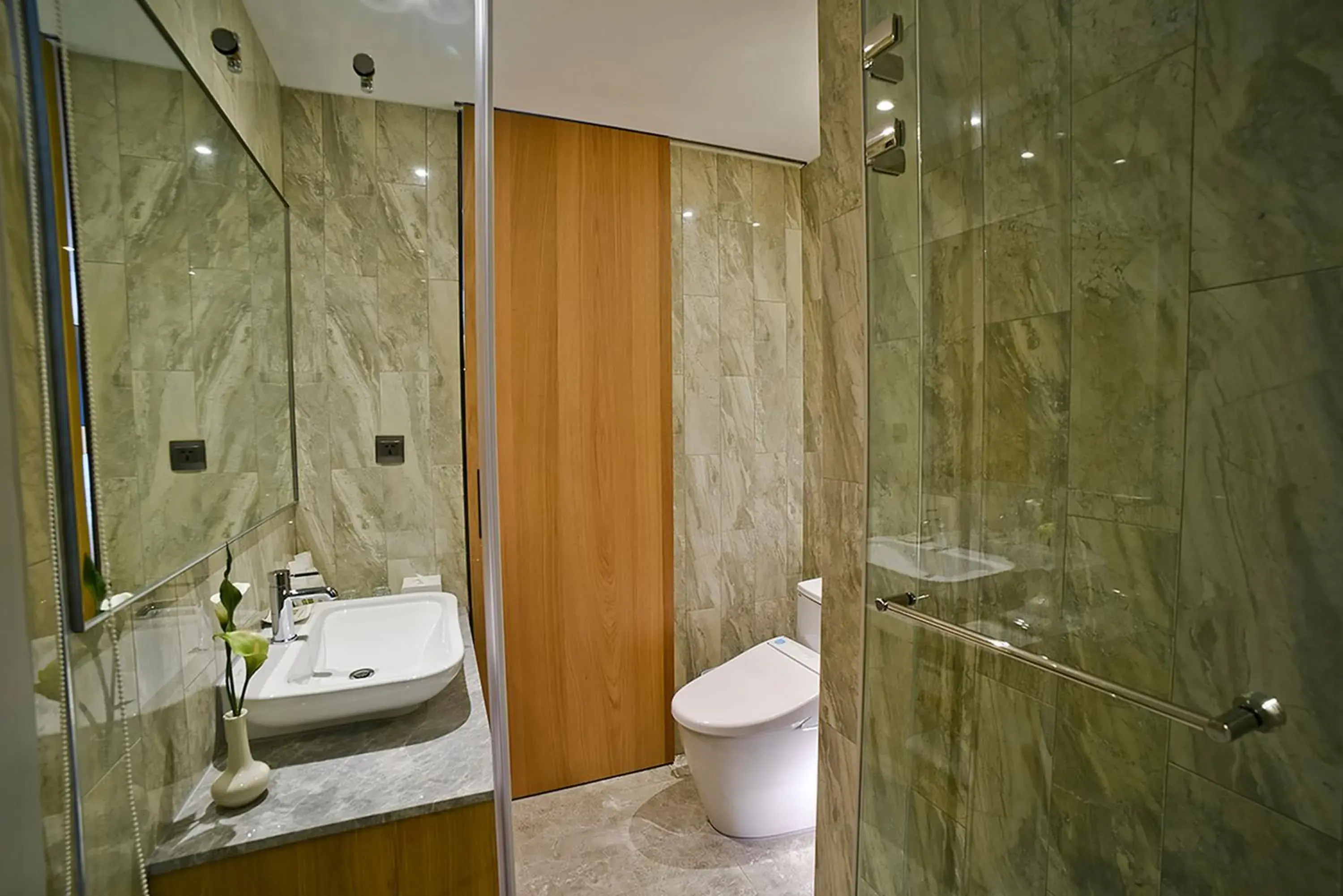 Bathroom in Yidear Hotel