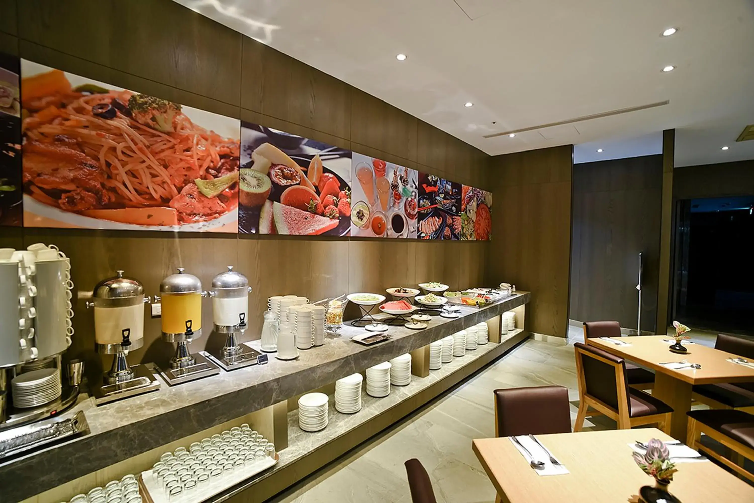 Breakfast, Restaurant/Places to Eat in Yidear Hotel