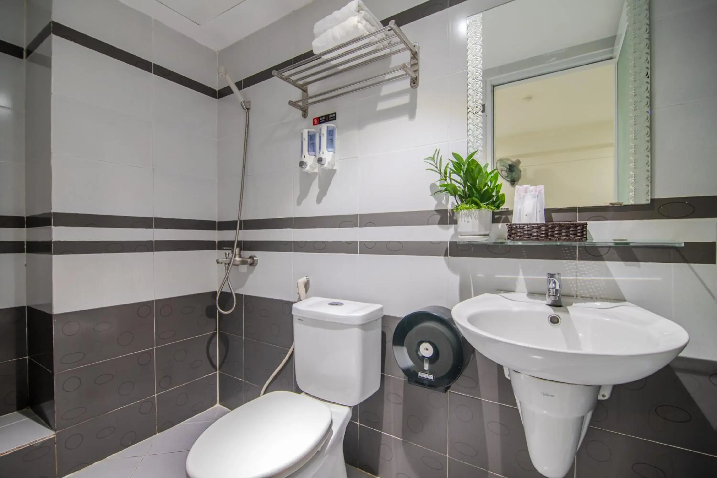 Bin Bin Hotel 5 - Near Lotte Mart D7 Bin Bin Hotel 5 - Near Lotte Mart D7