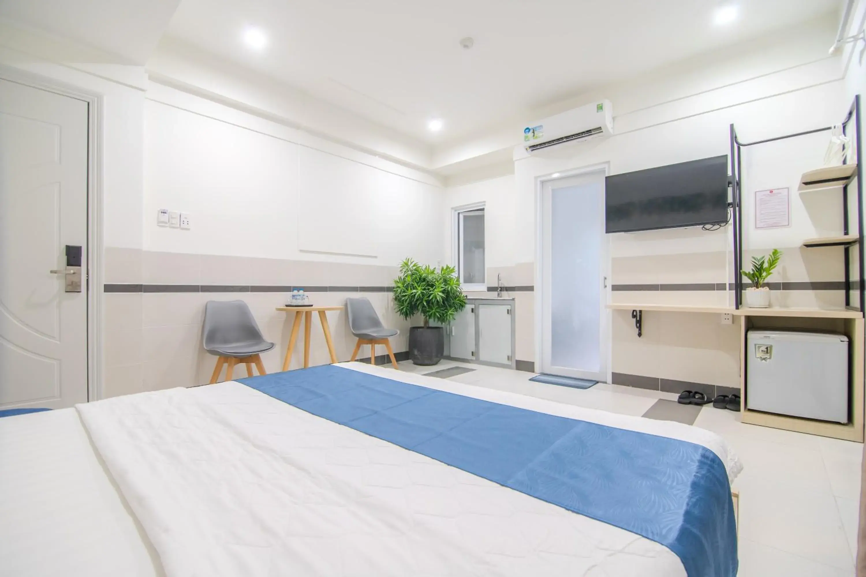 Deluxe Double Room in Bin Bin Hotel 5 - Near Lotte Mart D7 Deluxe Double Room in Bin Bin Hotel 5 - Near Lotte Mart D7