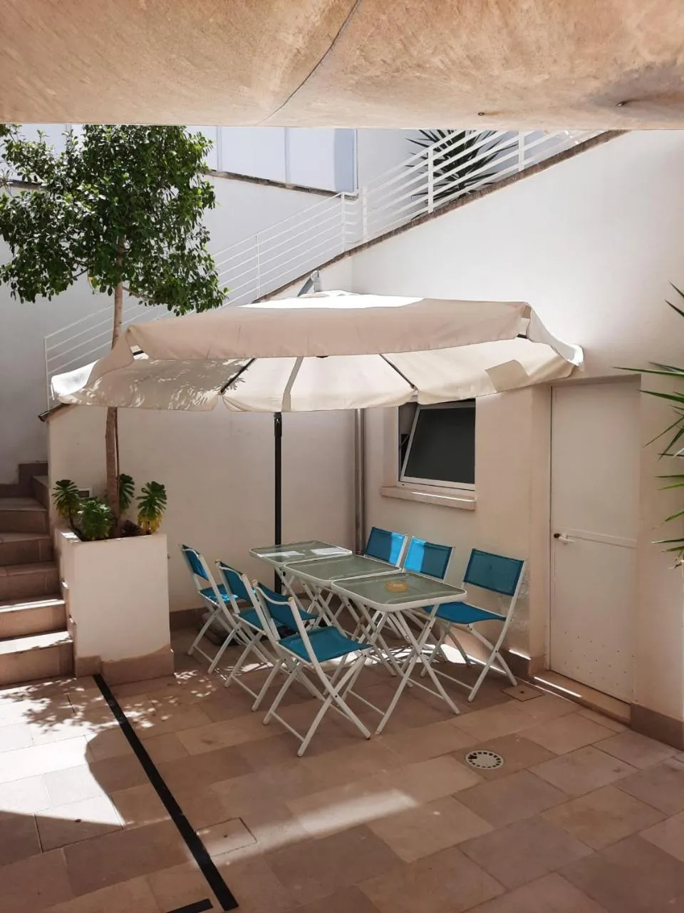Patio in Y Arcillos Luxury Rooms CIN ITO75O35B4OOO468O2