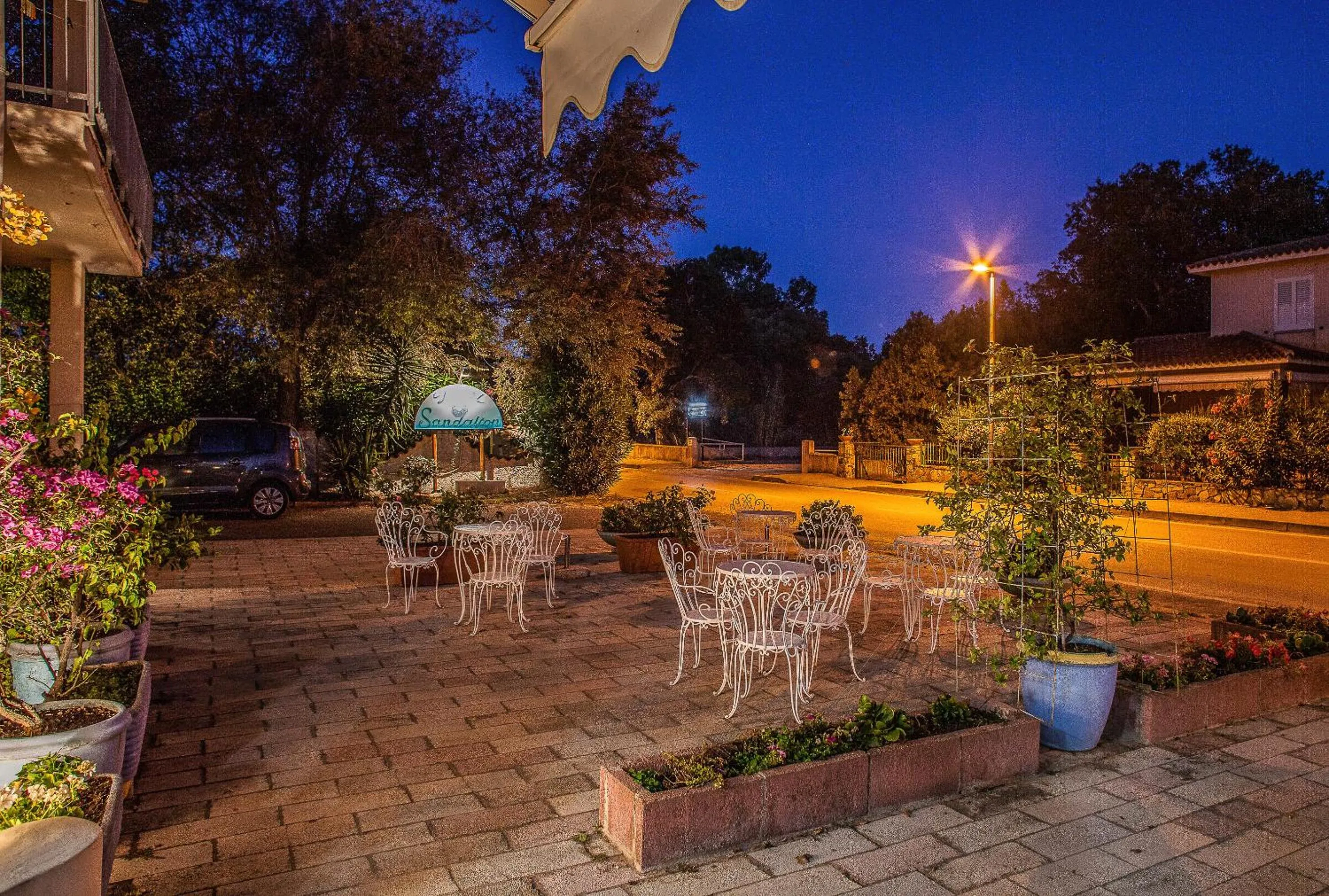 Facade/entrance in Hotel Sandalyon