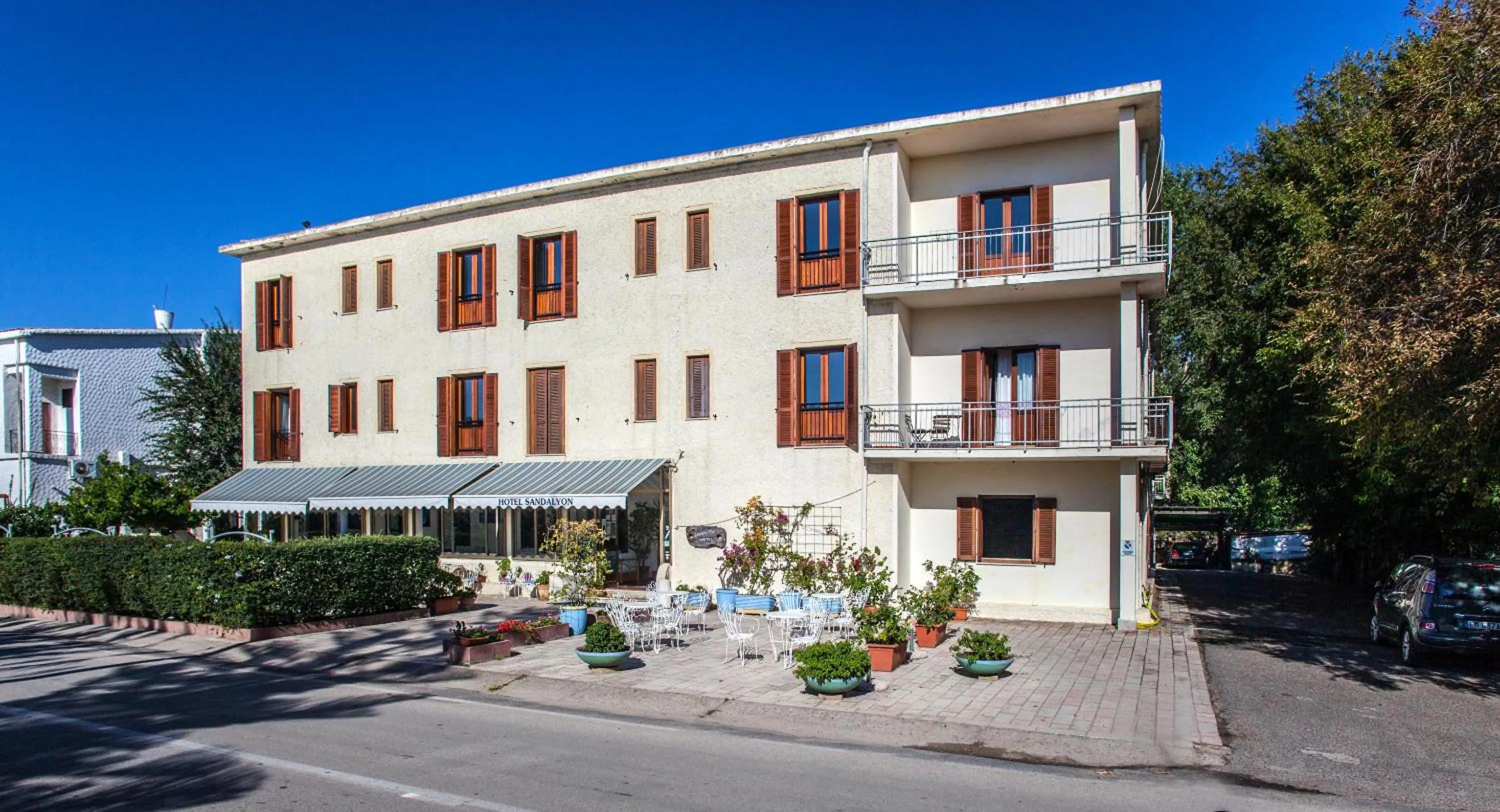 Facade/entrance in Hotel Sandalyon