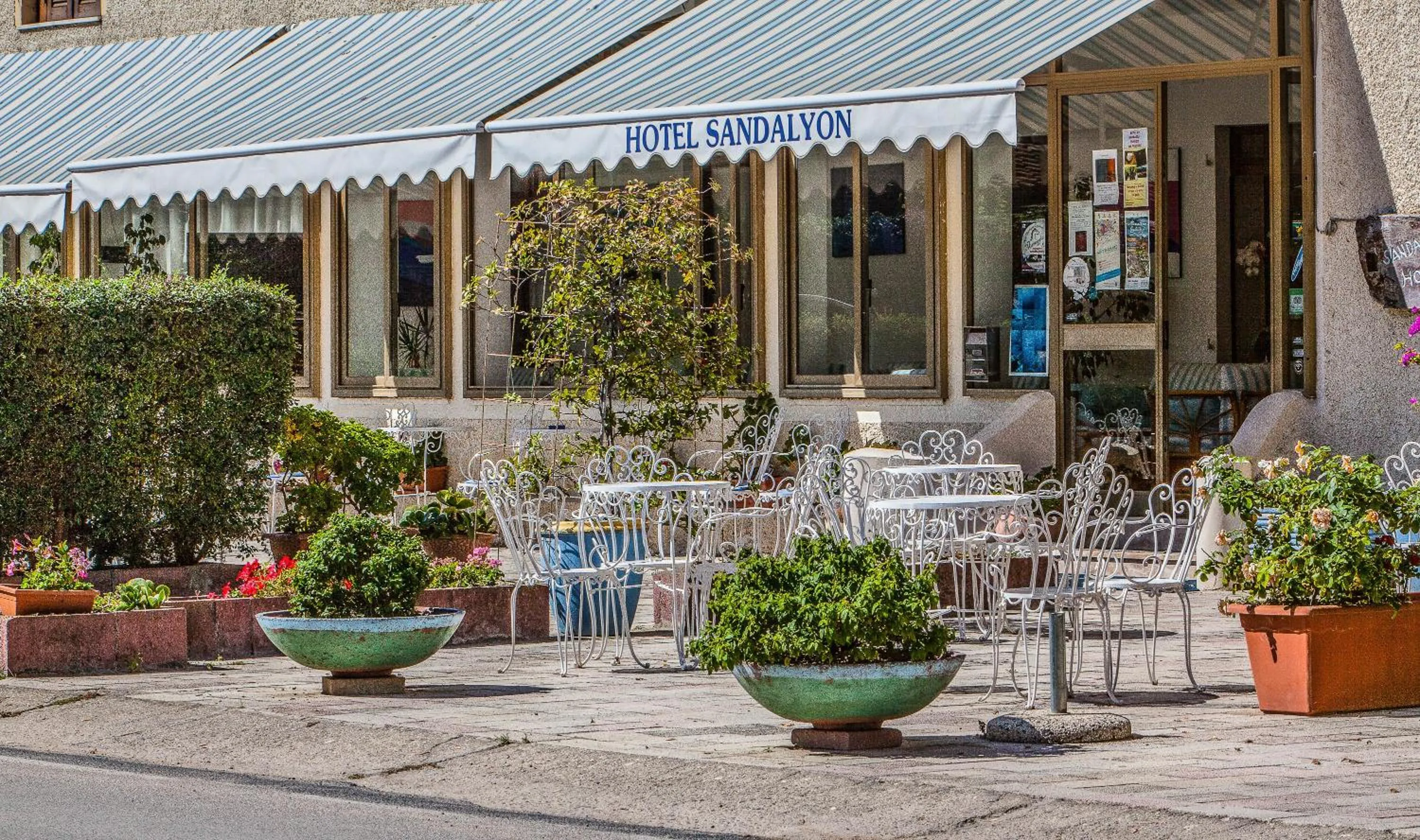 Facade/entrance in Hotel Sandalyon