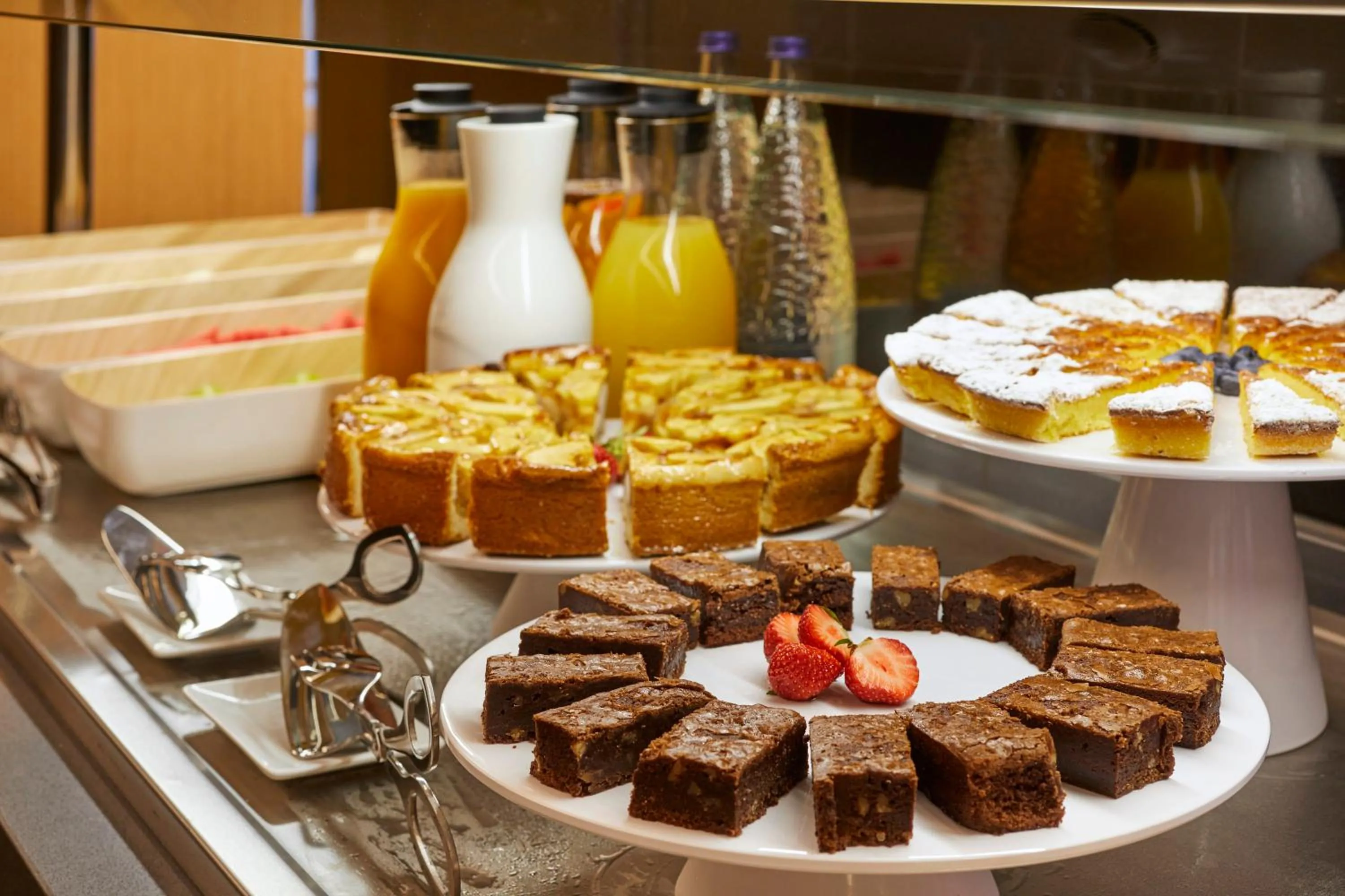 Buffet breakfast in Exe Plaza Catalunya