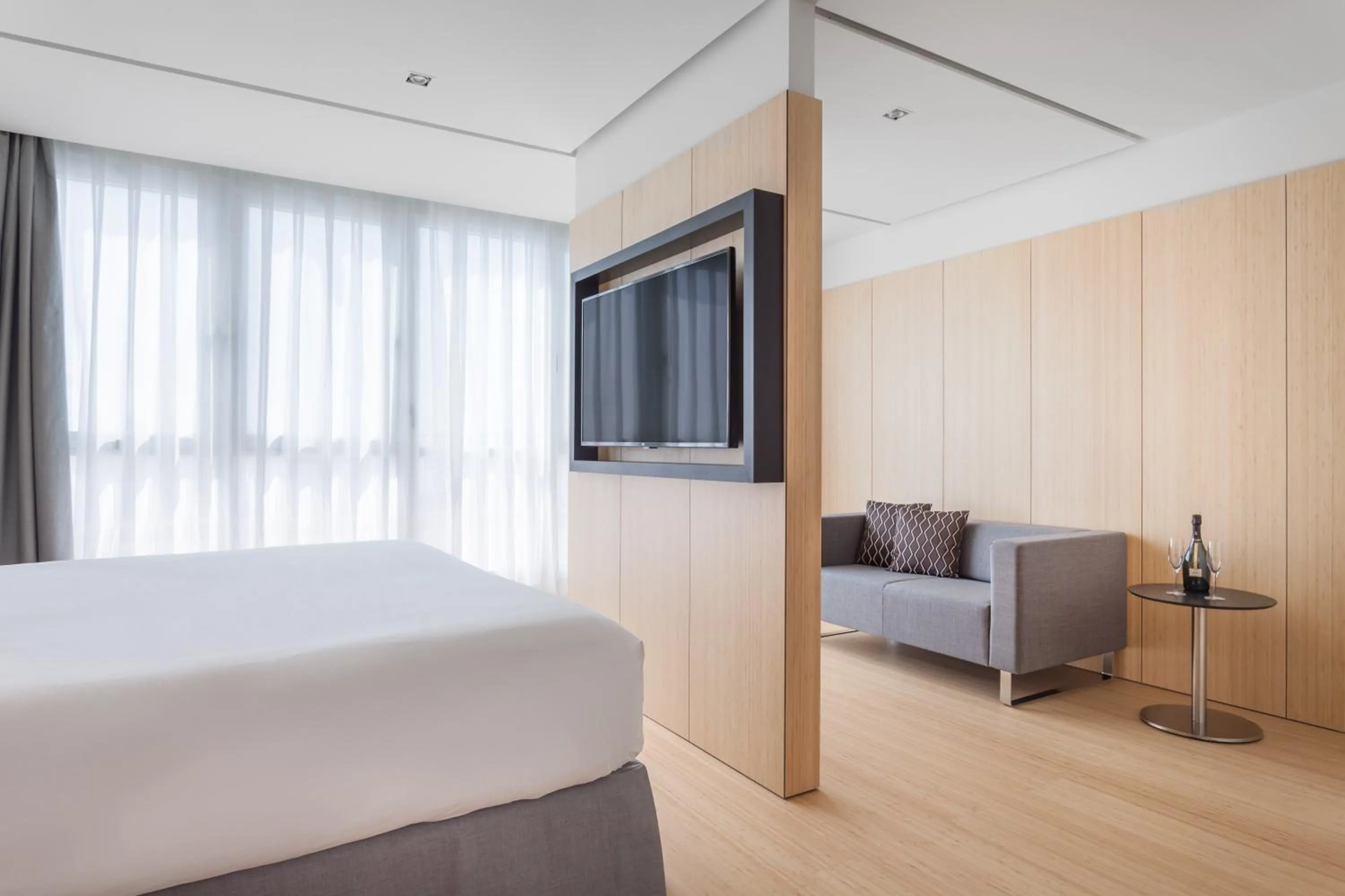 TV and multimedia, Bed in Exe Plaza Catalunya