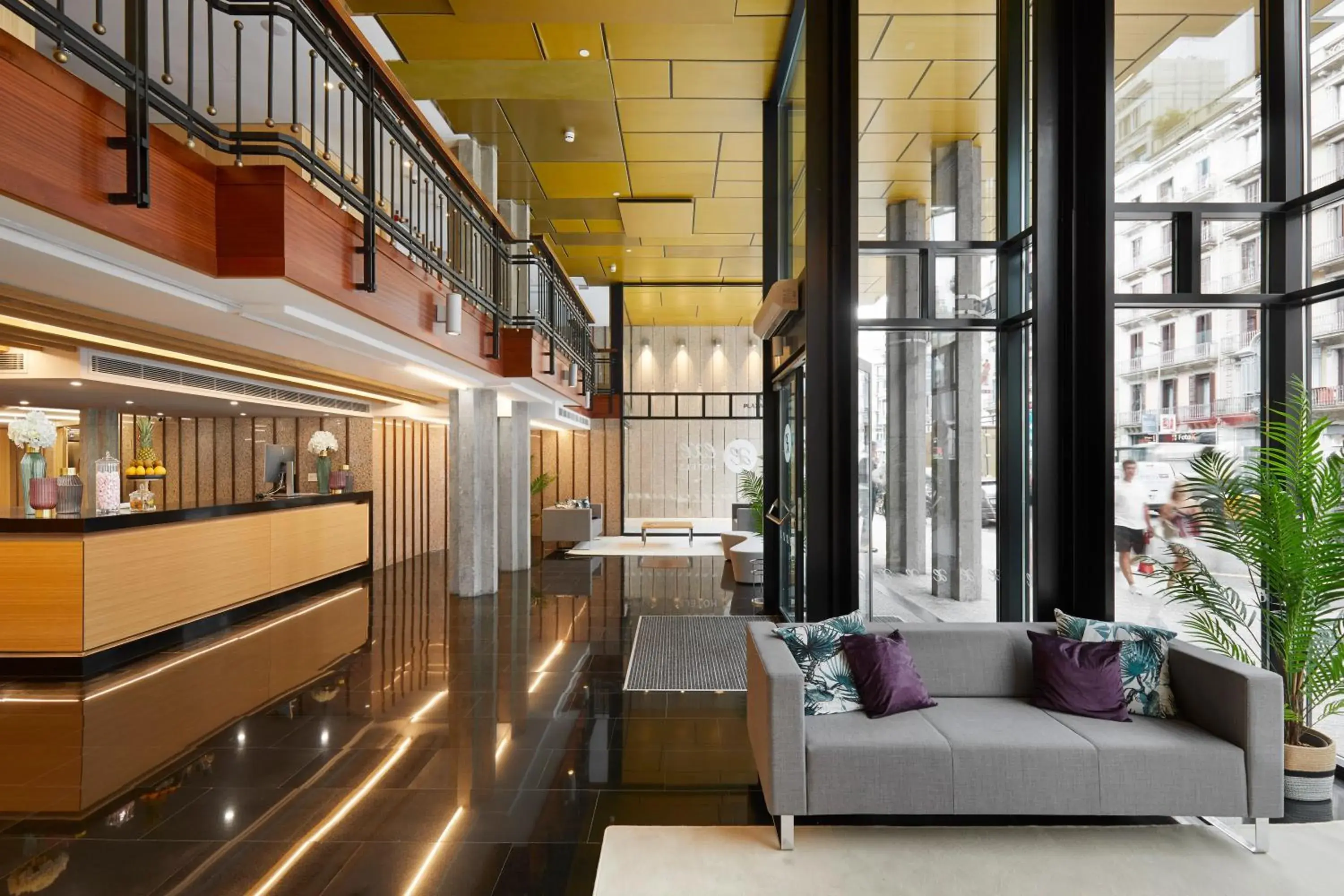 Lobby or reception in Exe Plaza Catalunya Lobby or reception in Exe Plaza Catalunya