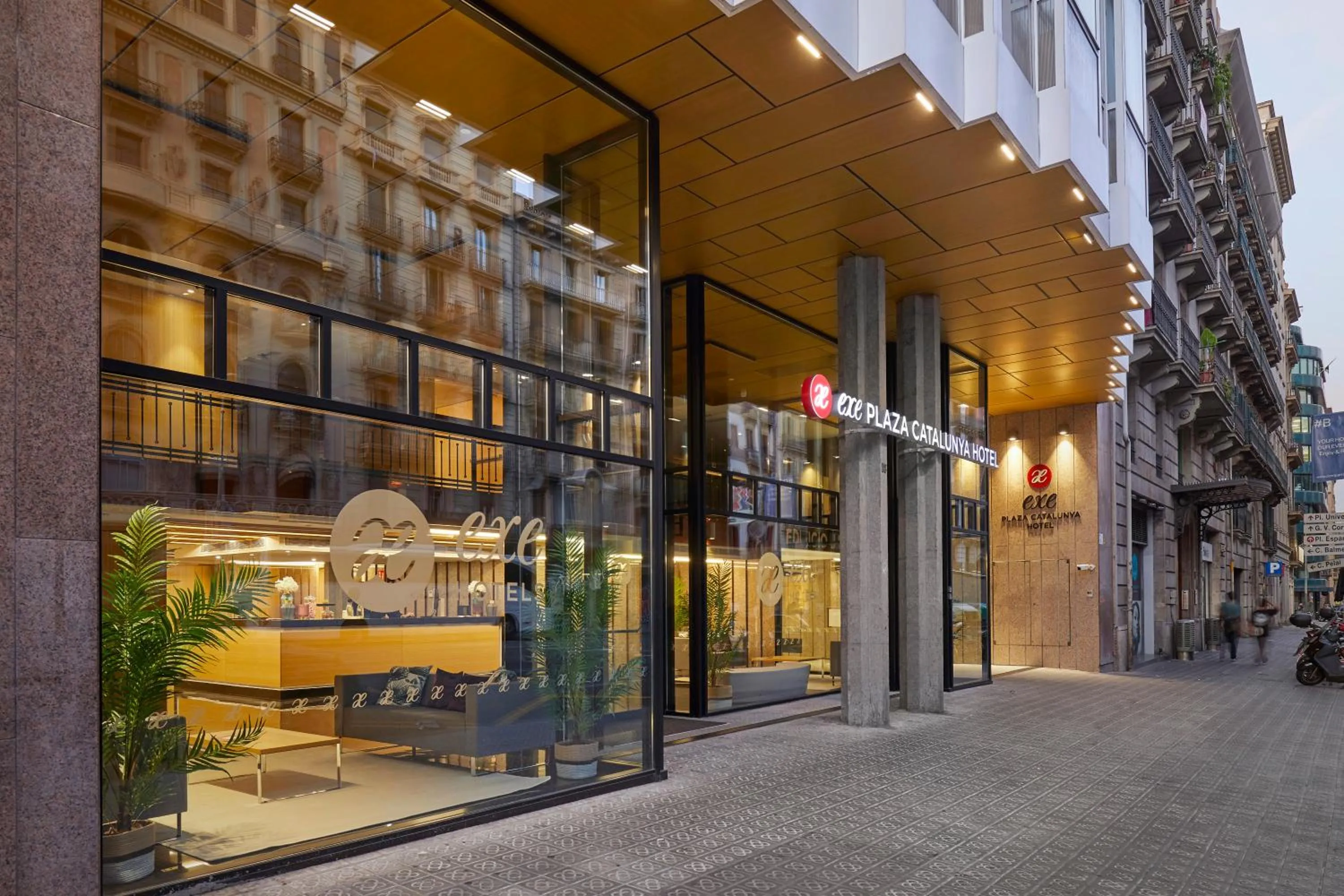 Facade/entrance in Exe Plaza Catalunya