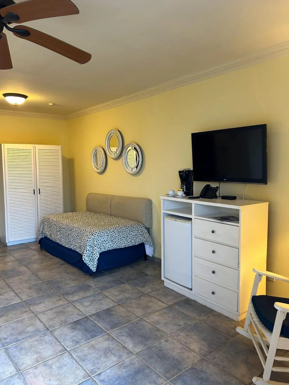 TV and multimedia, Bed in Hacienda Los Molinos Boutique Hotel & Villas