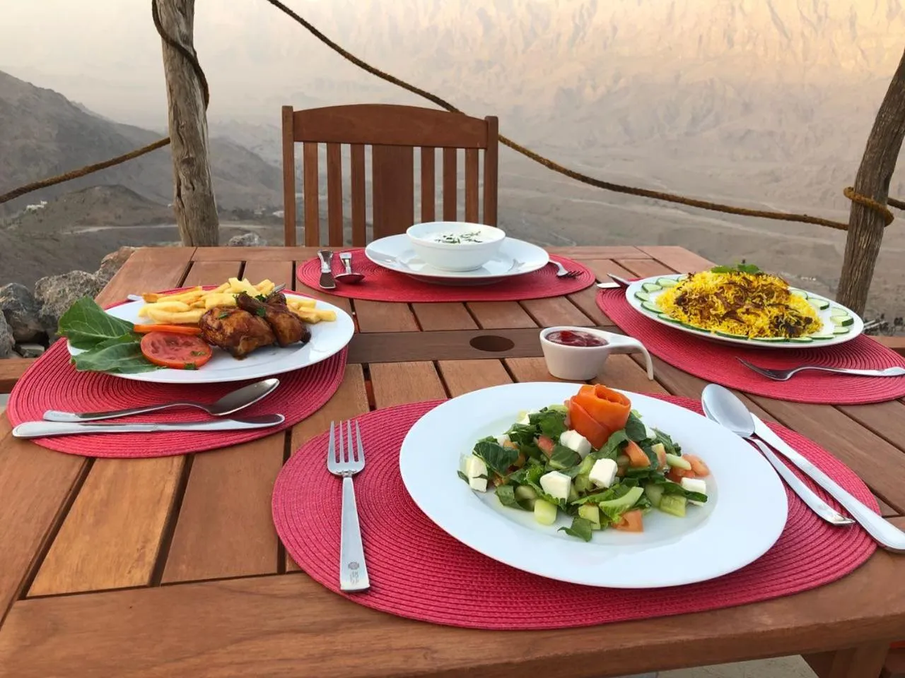 Restaurant/places to eat in SAMA Wakan Heritage Homes