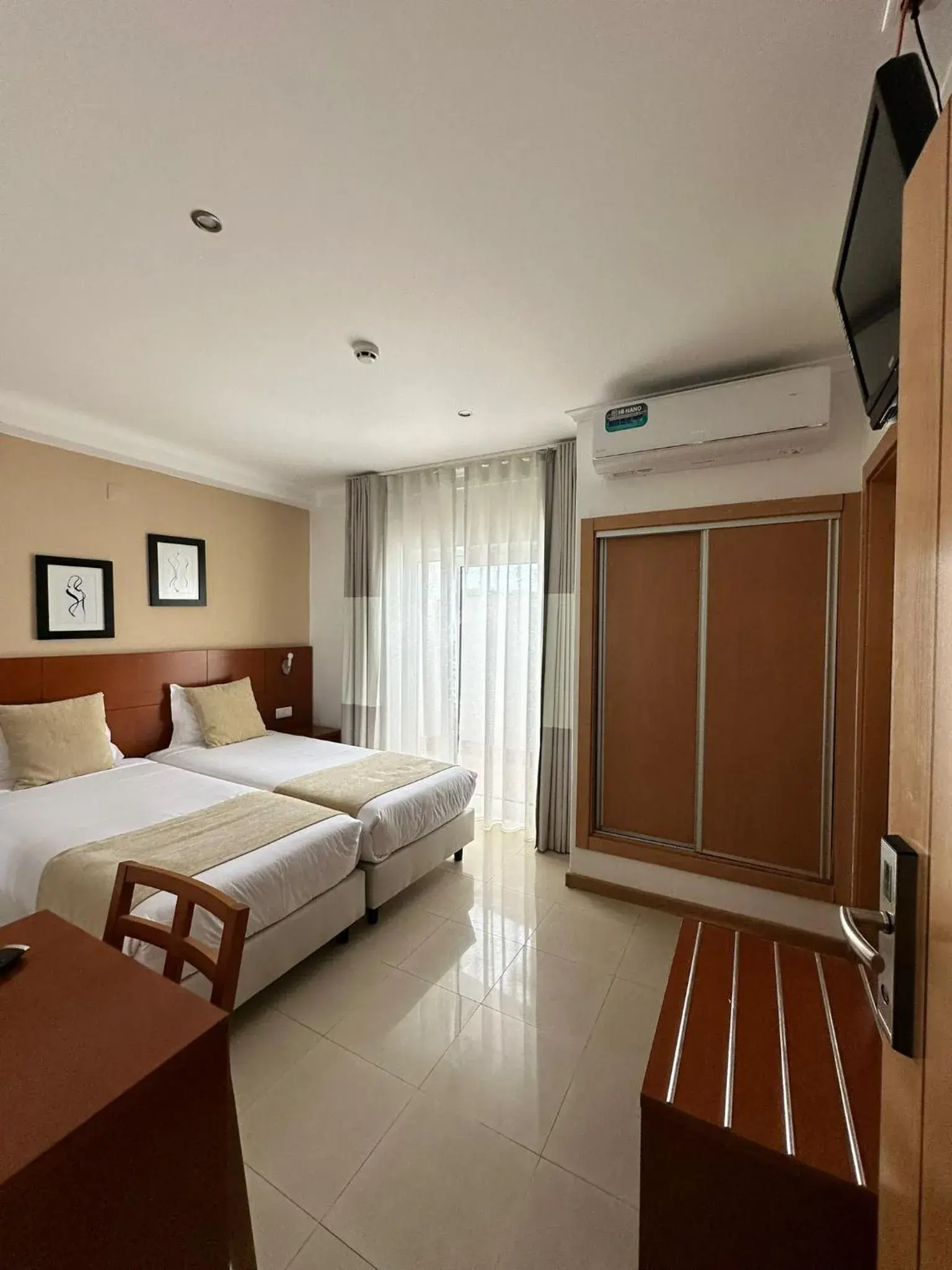 Twin Room in BE ONE HOTEL Caldas da Rainha - by MHMB Hospitality Twin Room in BE ONE HOTEL Caldas da Rainha - by MHMB Hospitality