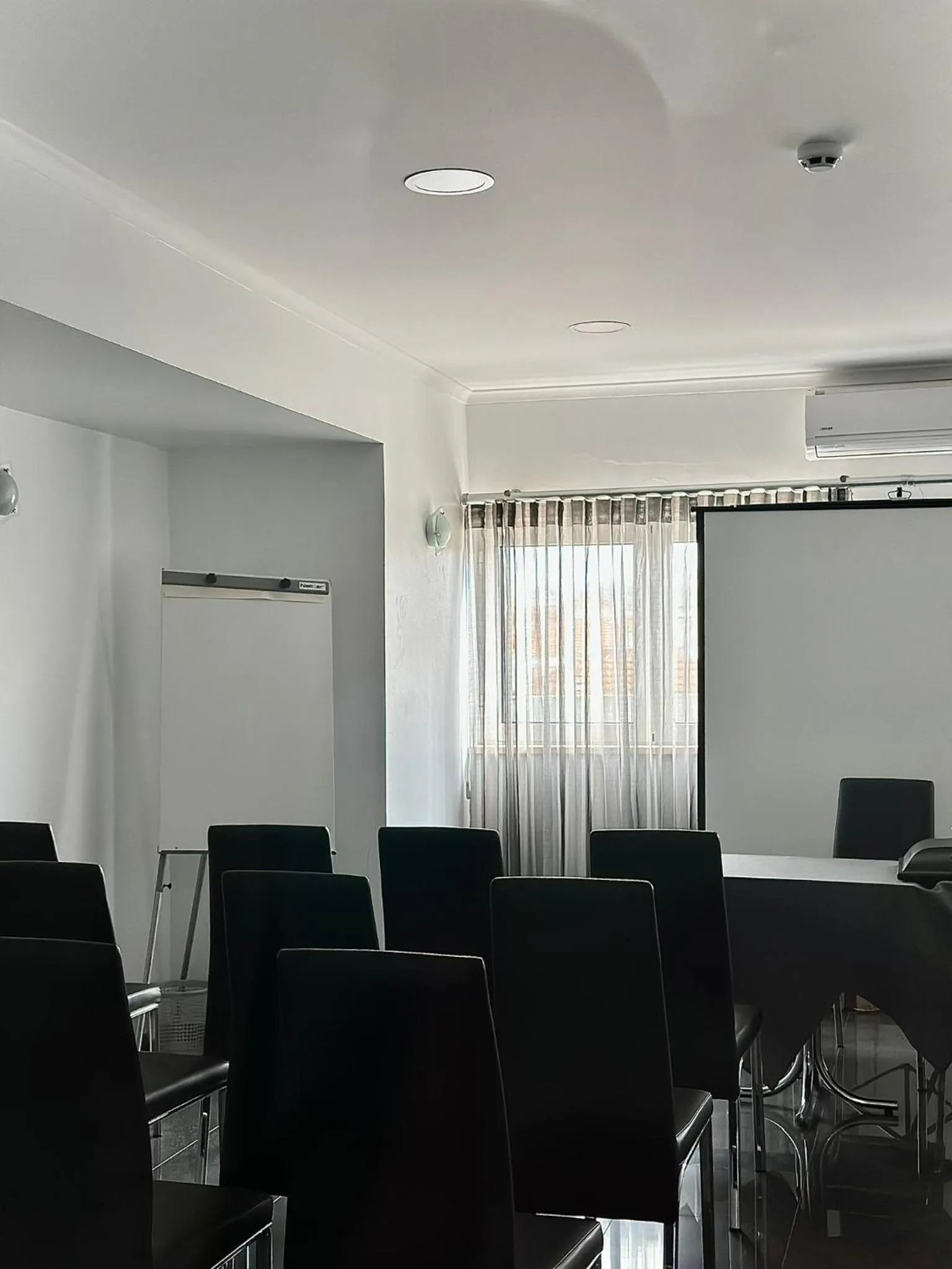 Meeting/conference room in BE ONE HOTEL Caldas da Rainha - by MHMB Hospitality