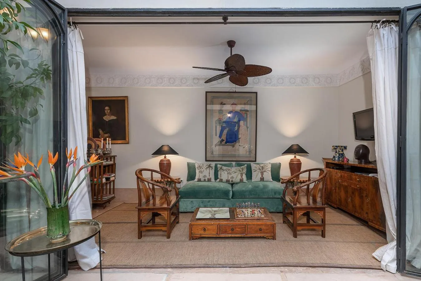 Communal lounge/ TV room in Riad Le J