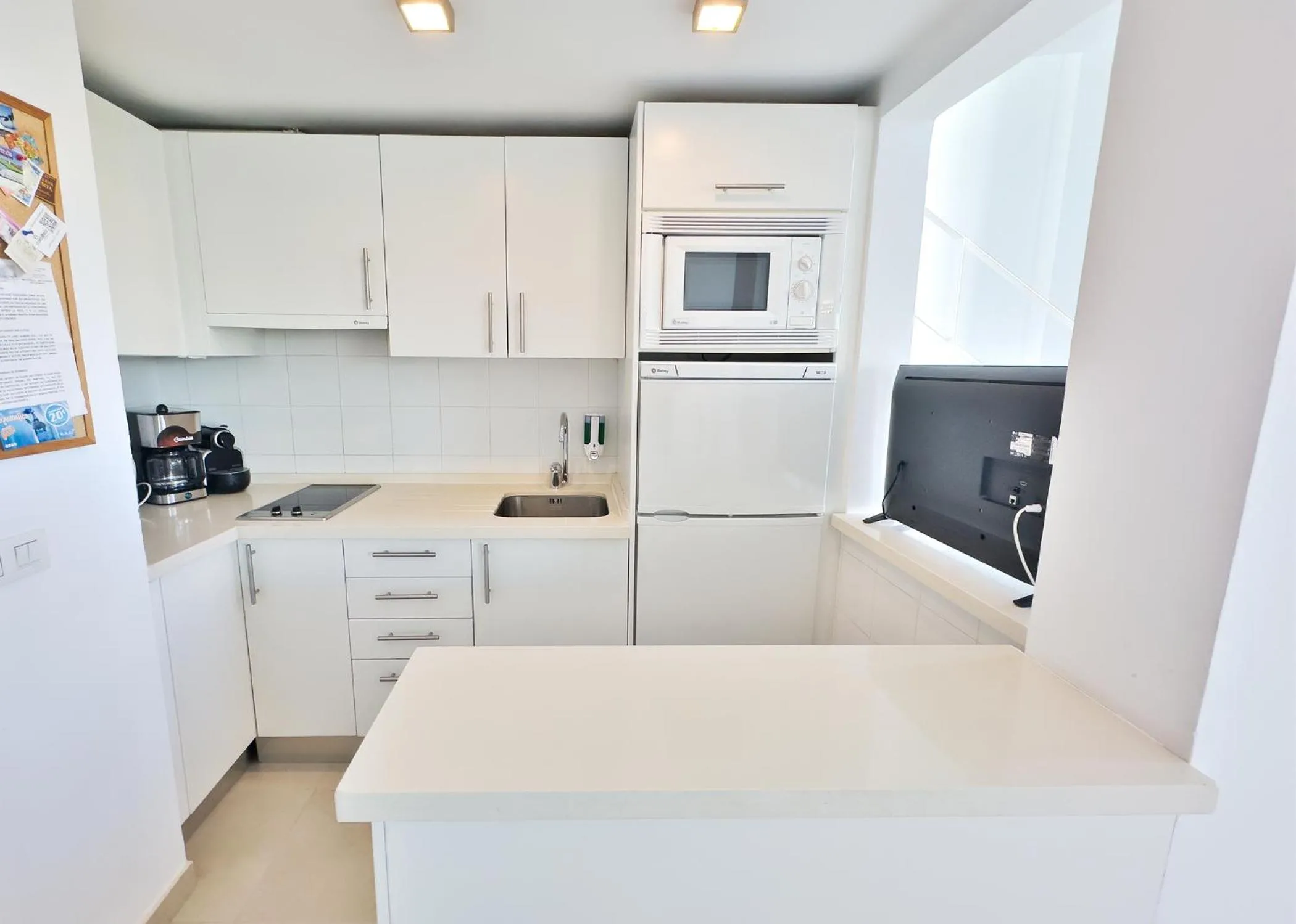 Skol 302 Super One-bedroom Duplex with Sea Views