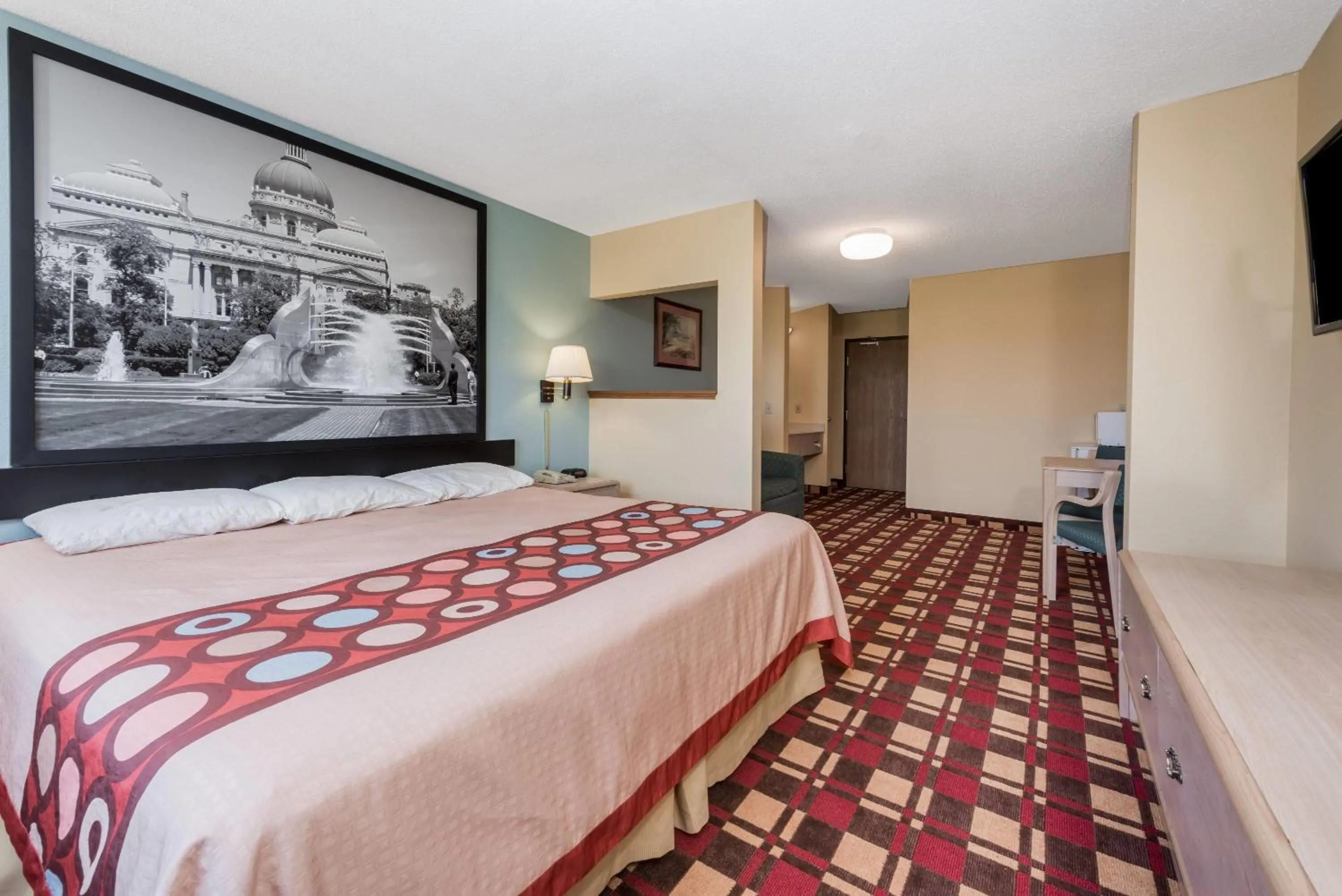 Photo of the whole room, Bed in Super 8 by Wyndham Martinsville