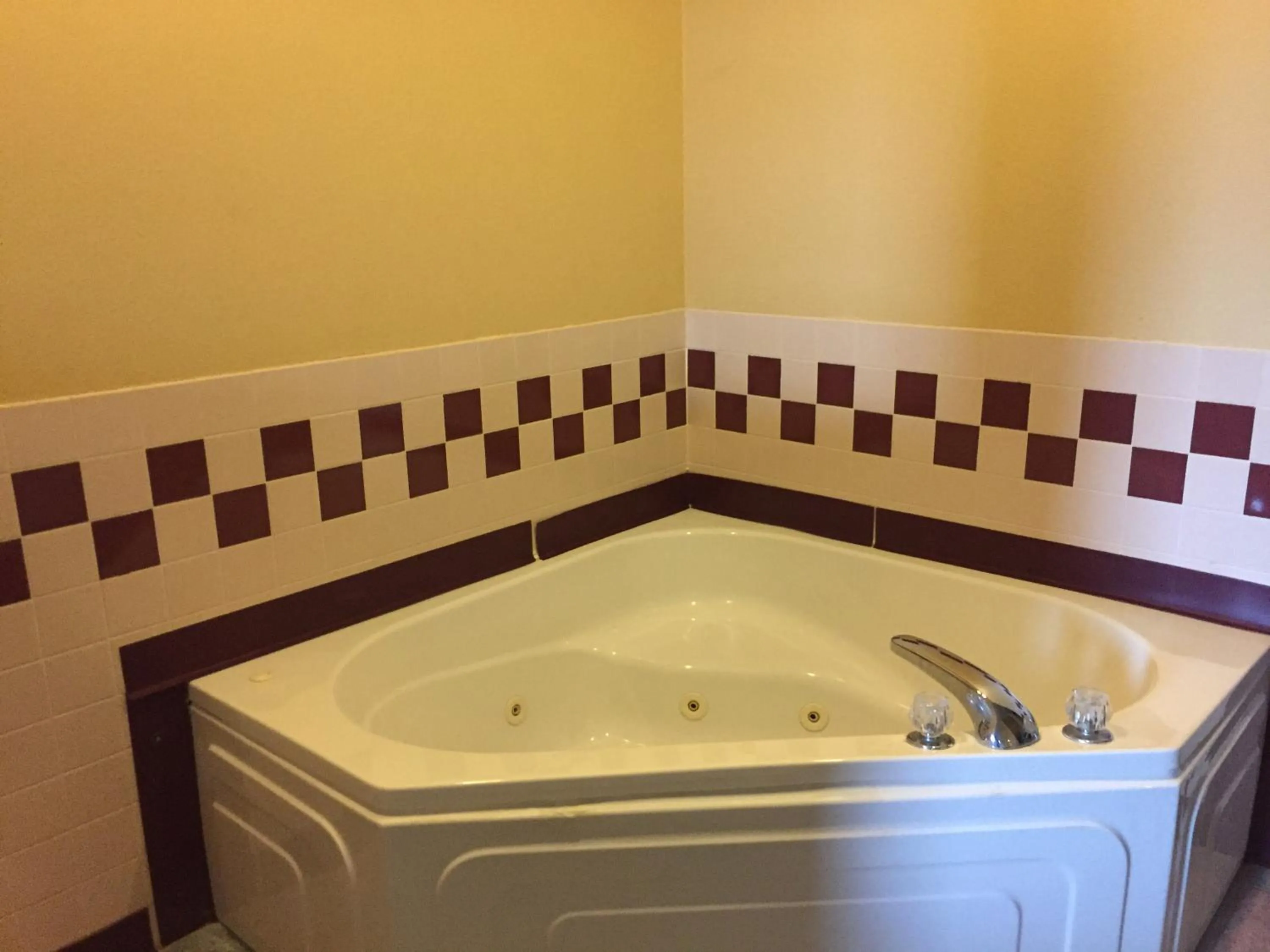 Super 8 by Wyndham Martinsville