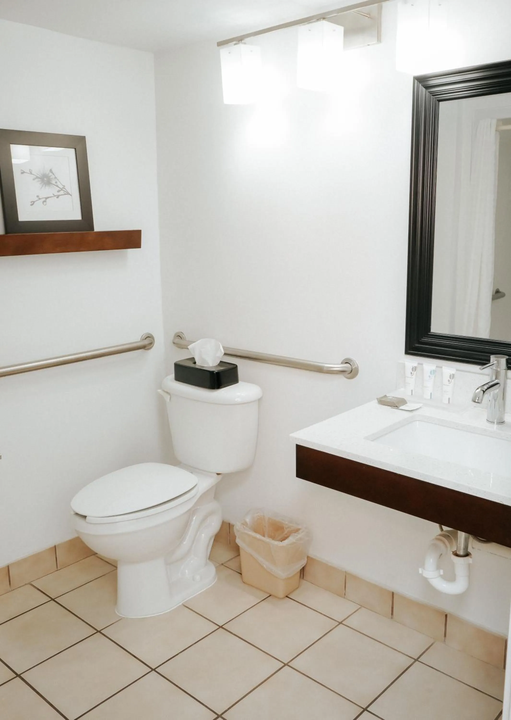 Bathroom in Country Inn & Suites by Radisson, Myrtle Beach, SC