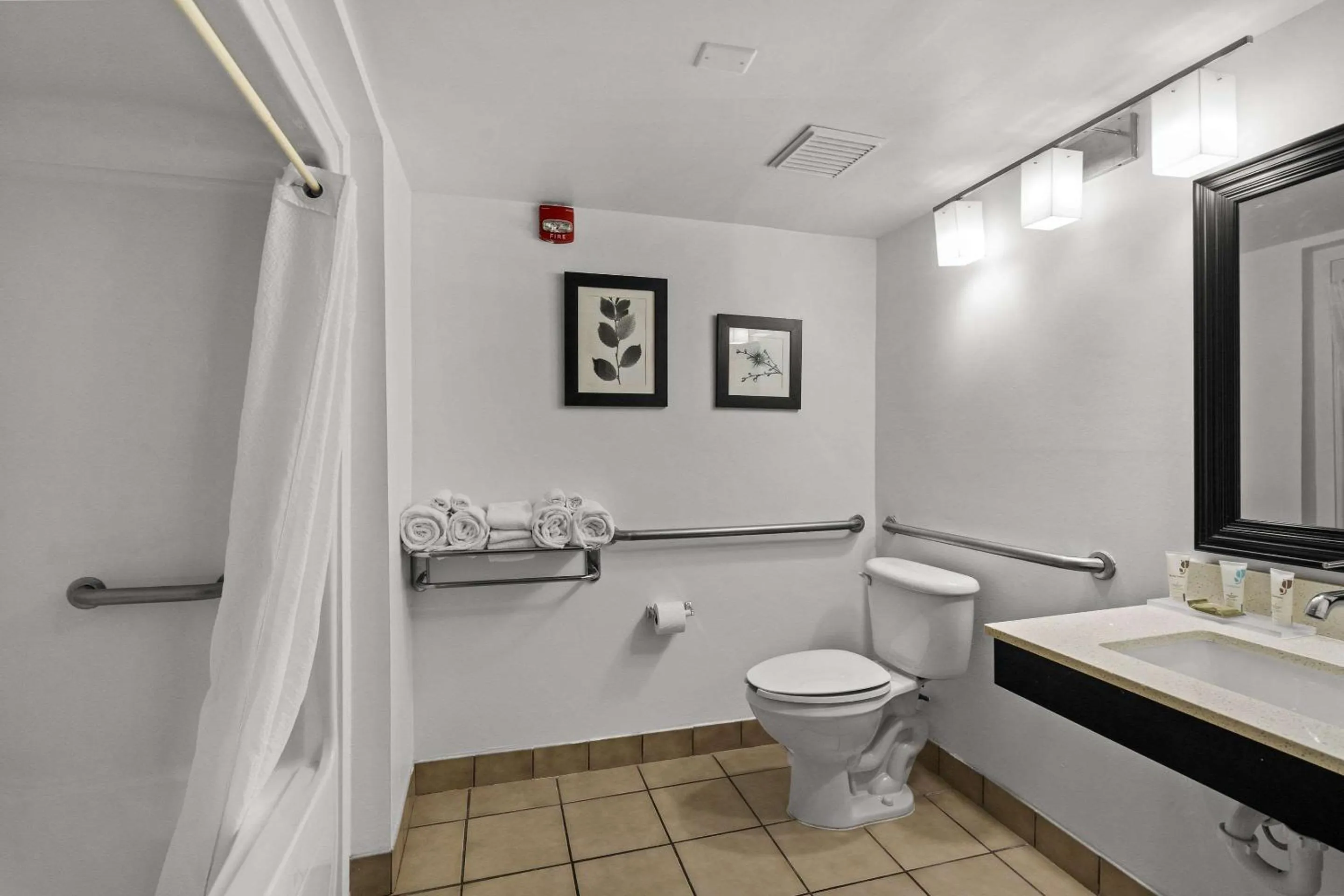 Bedroom in Country Inn & Suites by Radisson, Myrtle Beach, SC