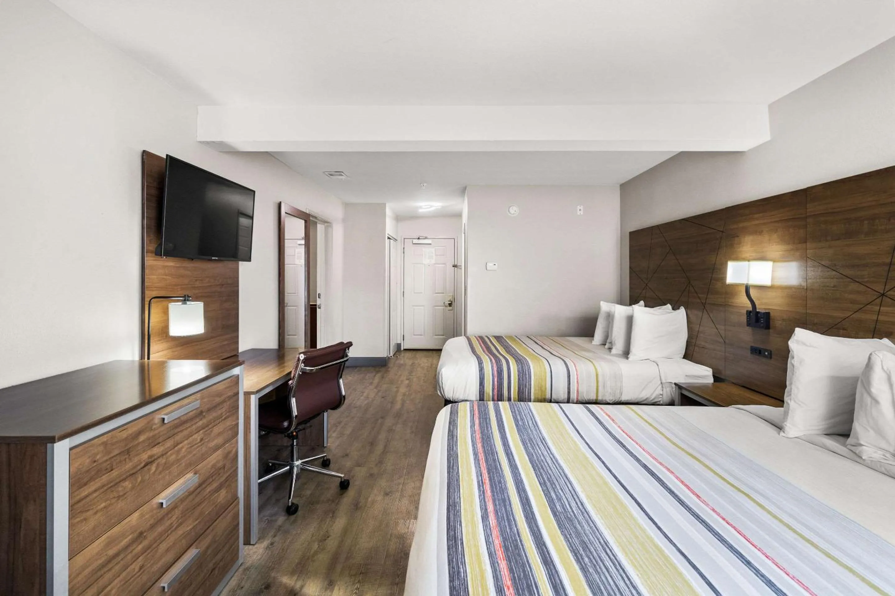 Bedroom, Bed in Country Inn & Suites by Radisson, Myrtle Beach, SC