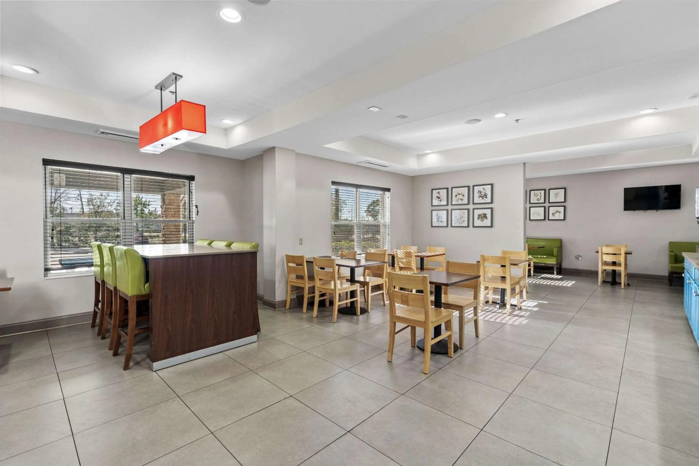 Breakfast in Country Inn & Suites by Radisson, Myrtle Beach, SC