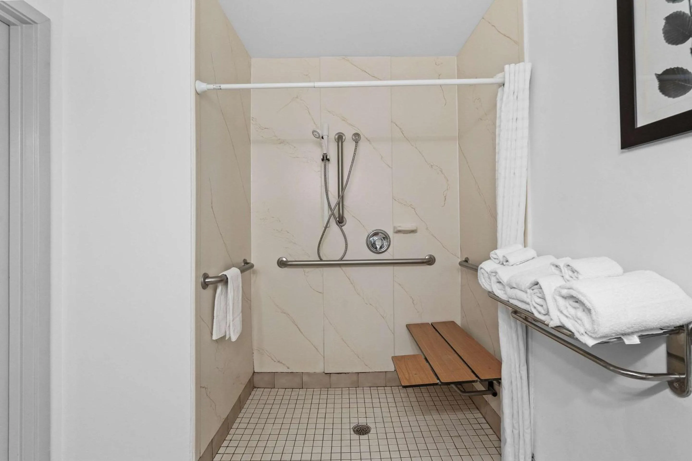 Bedroom in Country Inn & Suites by Radisson, Myrtle Beach, SC