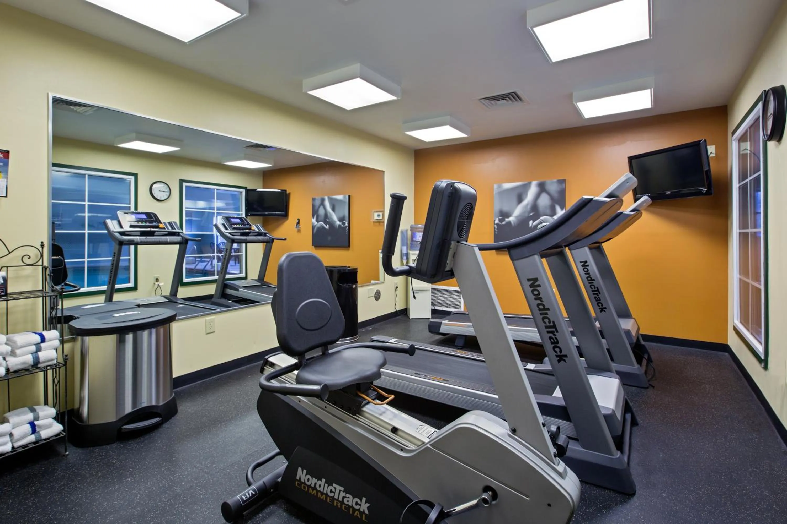 Fitness centre/facilities in Country Inn & Suites by Radisson, Myrtle Beach, SC