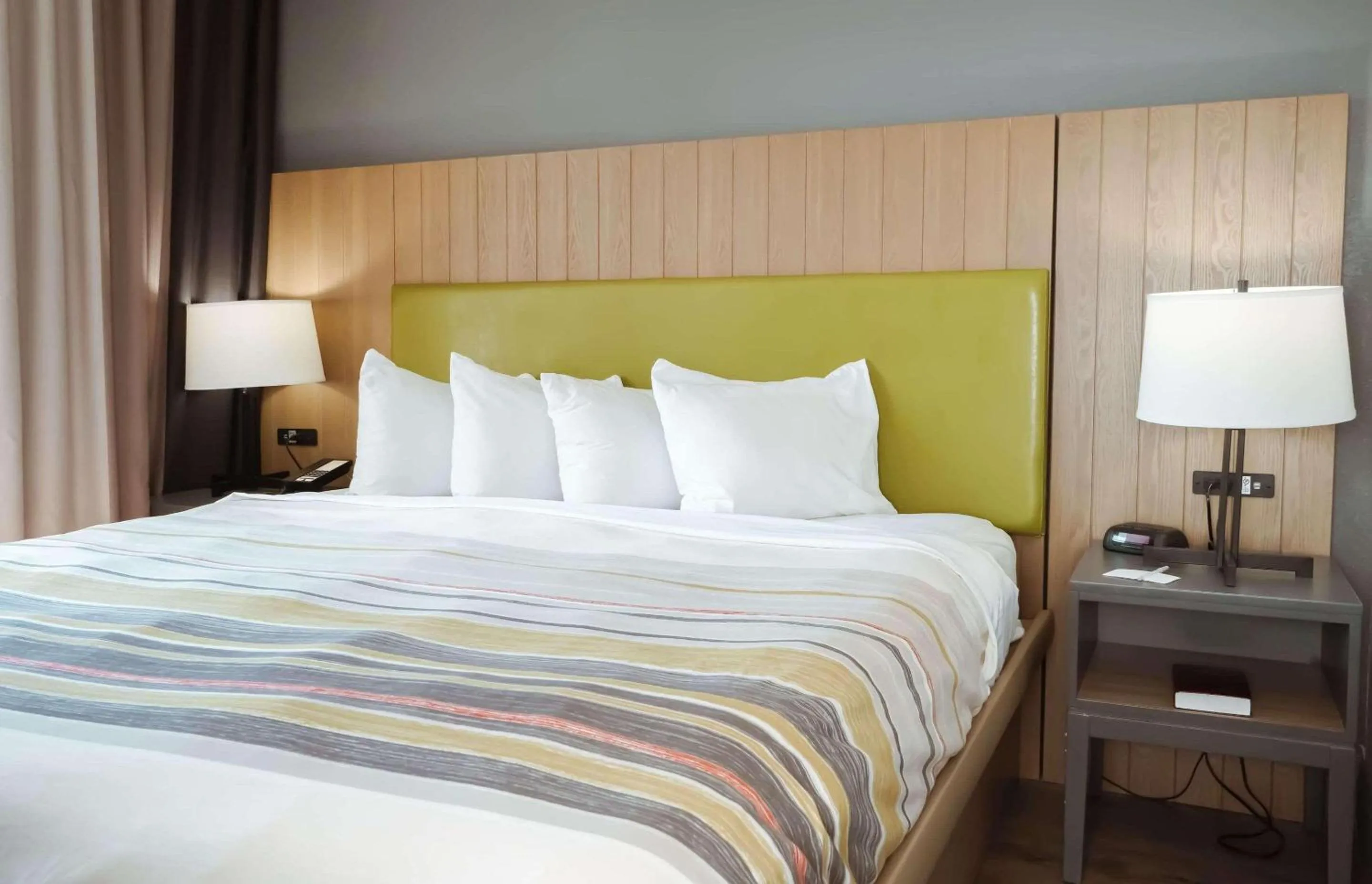 Bedroom, Bed in Country Inn & Suites by Radisson, Myrtle Beach, SC