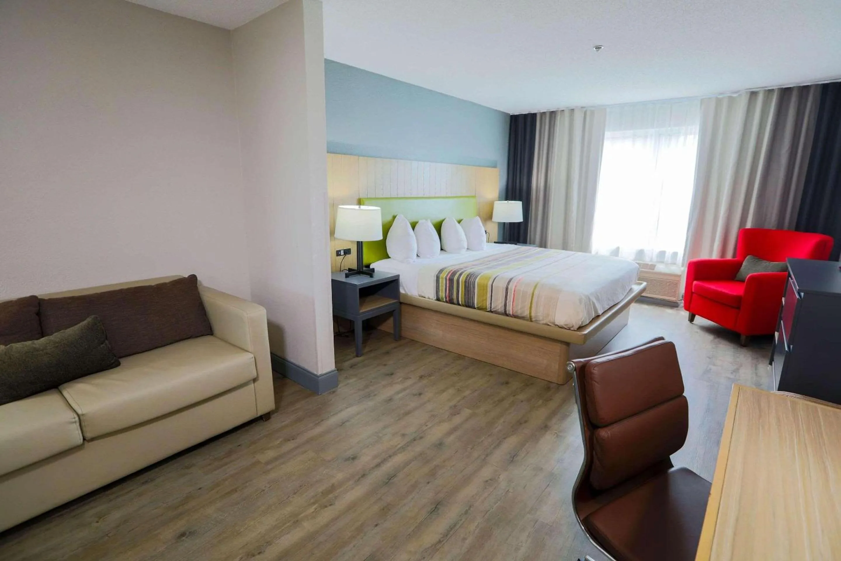 Bedroom, Bed in Country Inn & Suites by Radisson, Myrtle Beach, SC