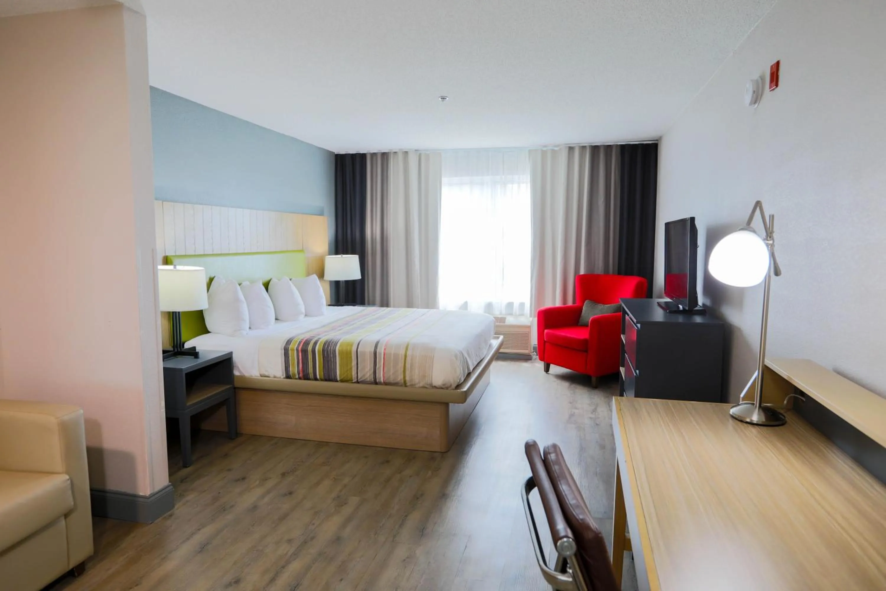 Photo of the whole room, Bed in Country Inn & Suites by Radisson, Myrtle Beach, SC