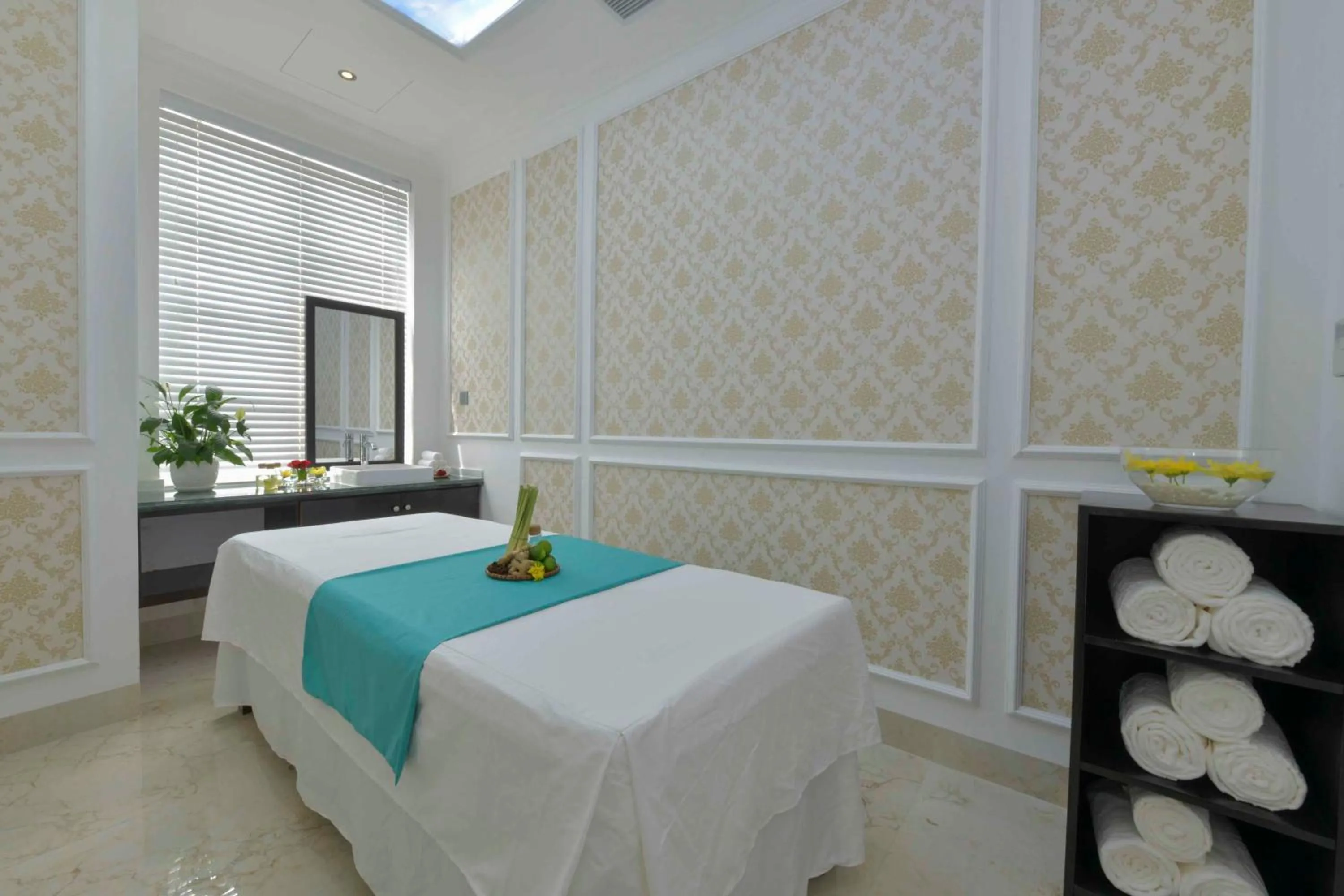 Massage, Bed in Eden Ocean View Hotel Da Nang