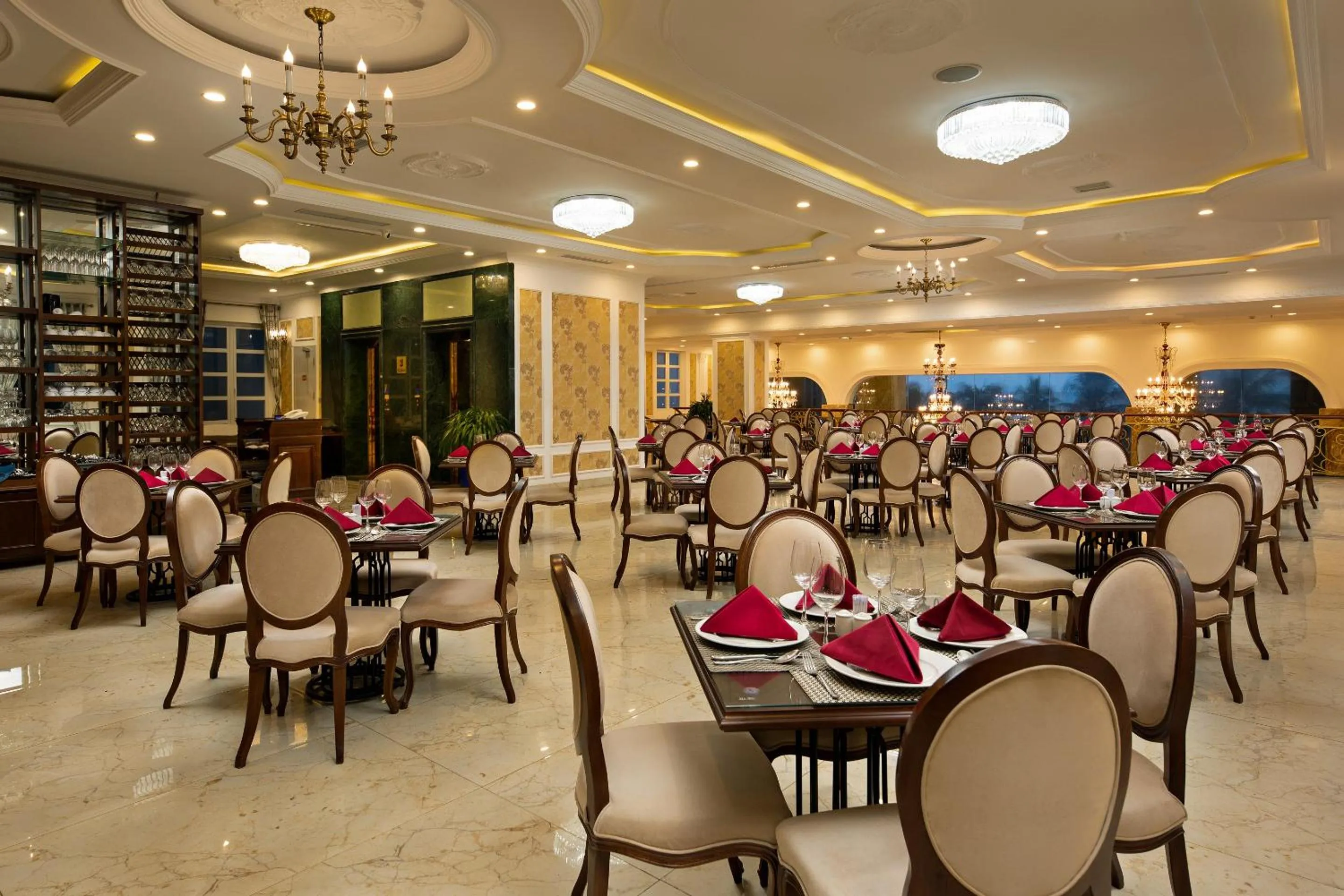 Restaurant/places to eat in Eden Ocean View Hotel Da Nang