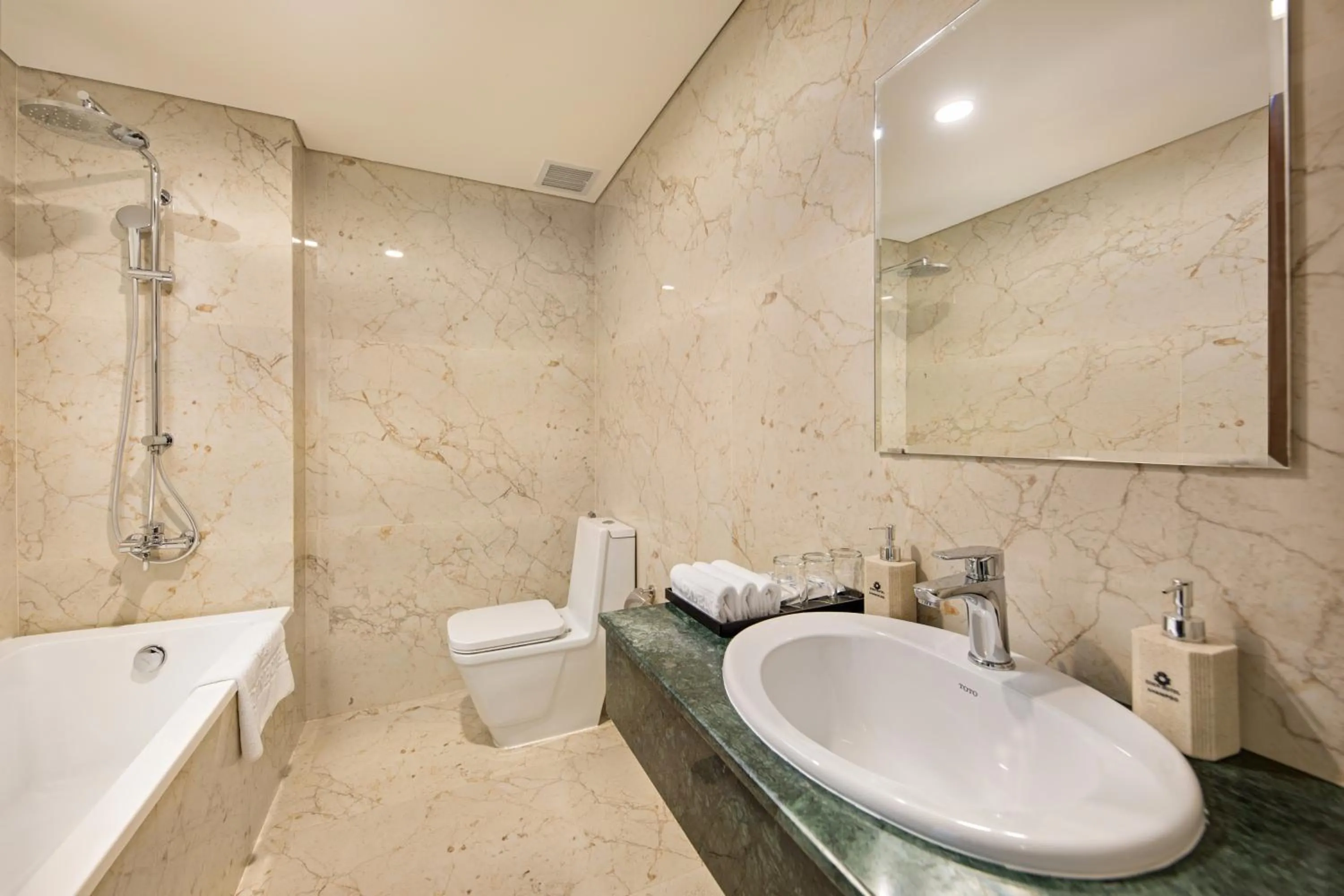 Bathroom in Eden Ocean View Hotel Da Nang