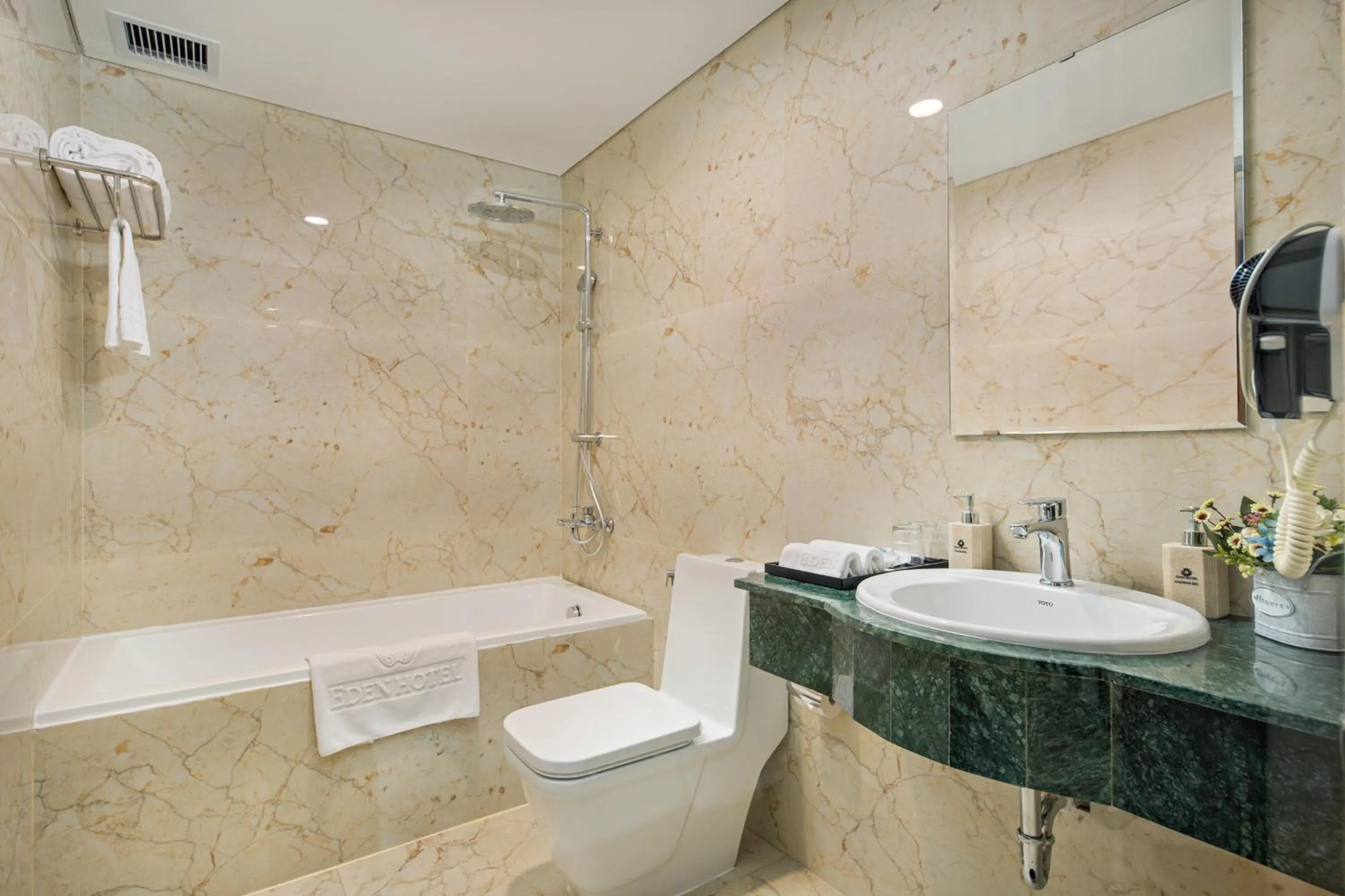 Bath in Eden Ocean View Hotel Da Nang