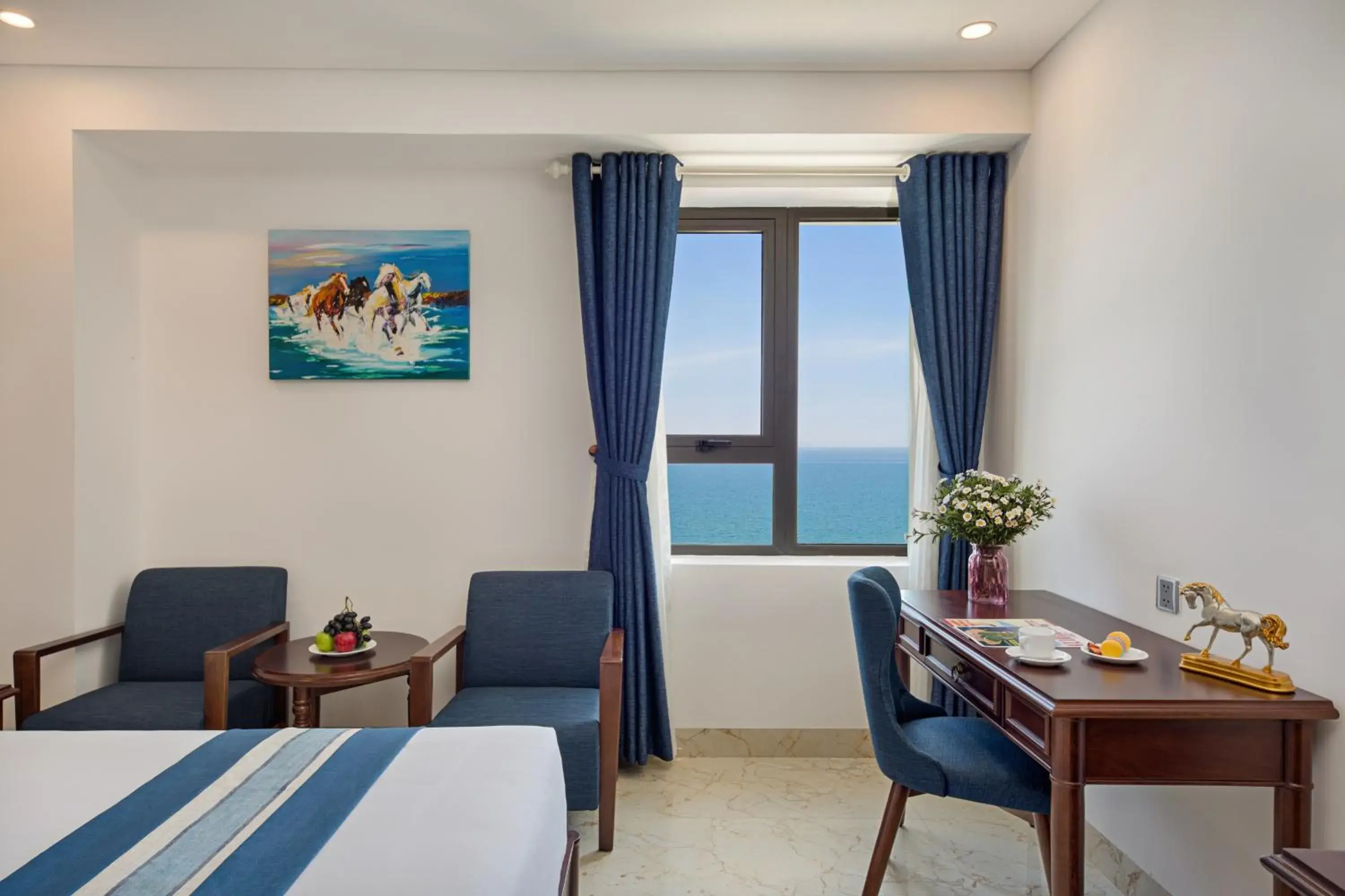 Deluxe Twin Room with Sea View in Eden Ocean View Hotel Da Nang Deluxe Twin Room with Sea View in Eden Ocean View Hotel Da Nang