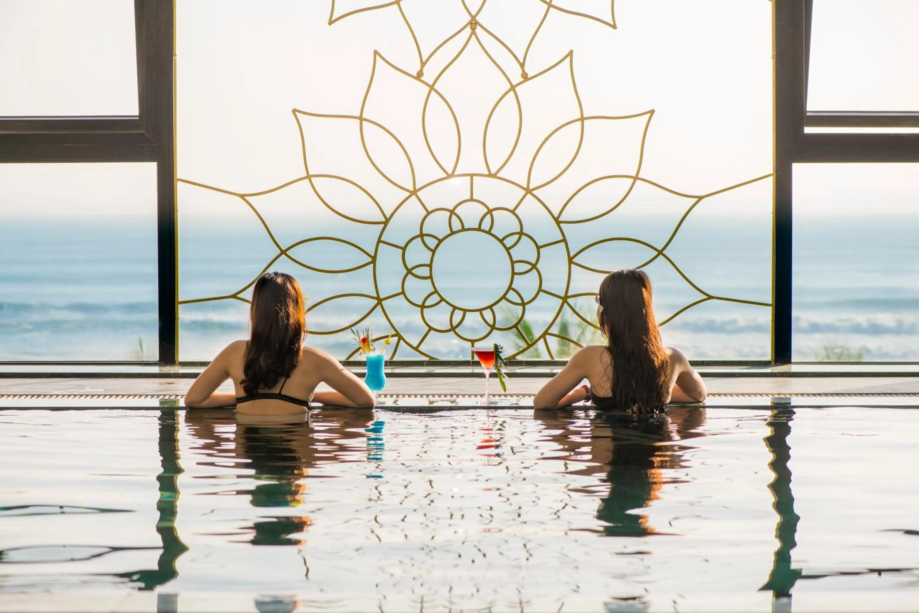 Pool view in Eden Ocean View Hotel Da Nang