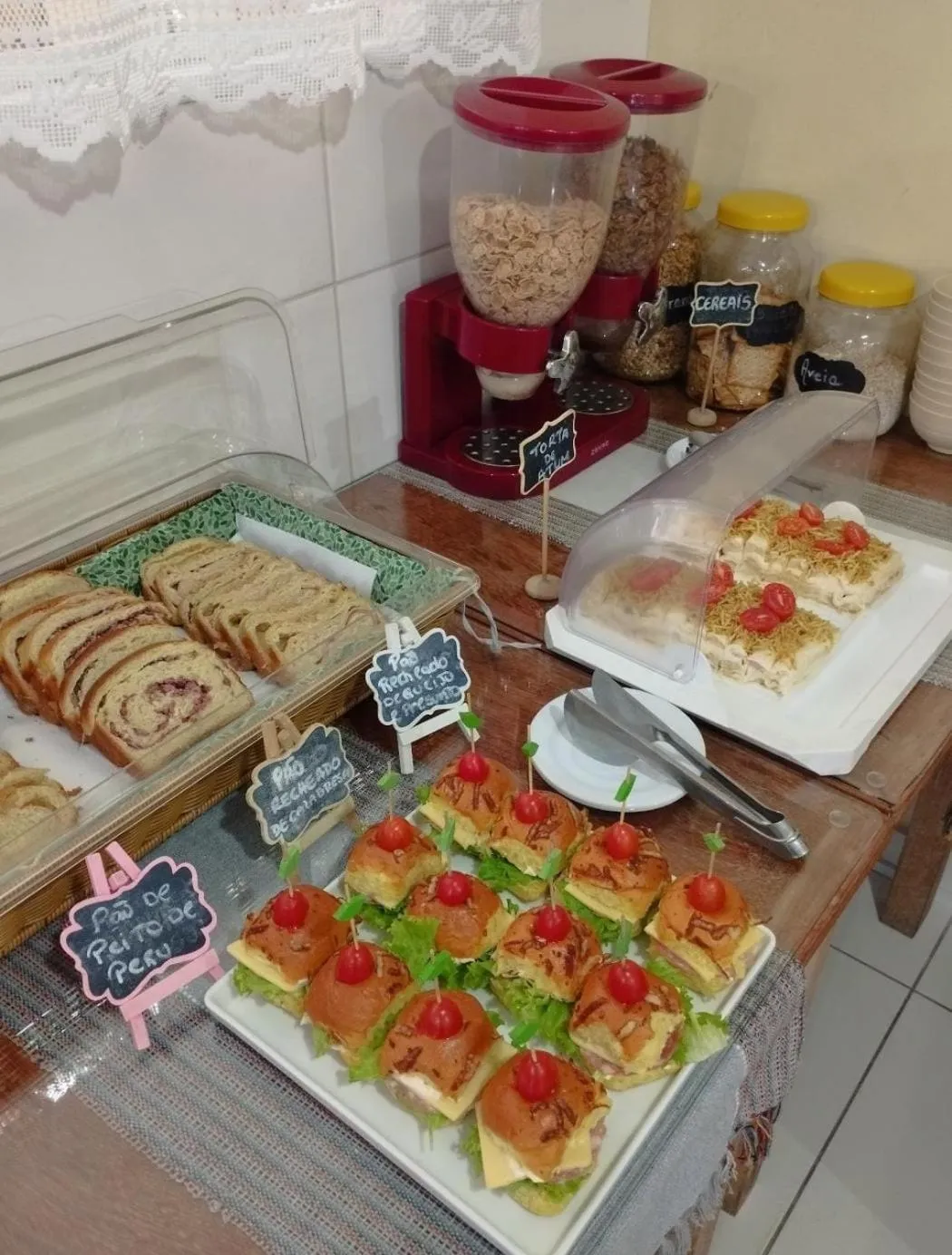 Buffet breakfast in Hotel Rio Penedo