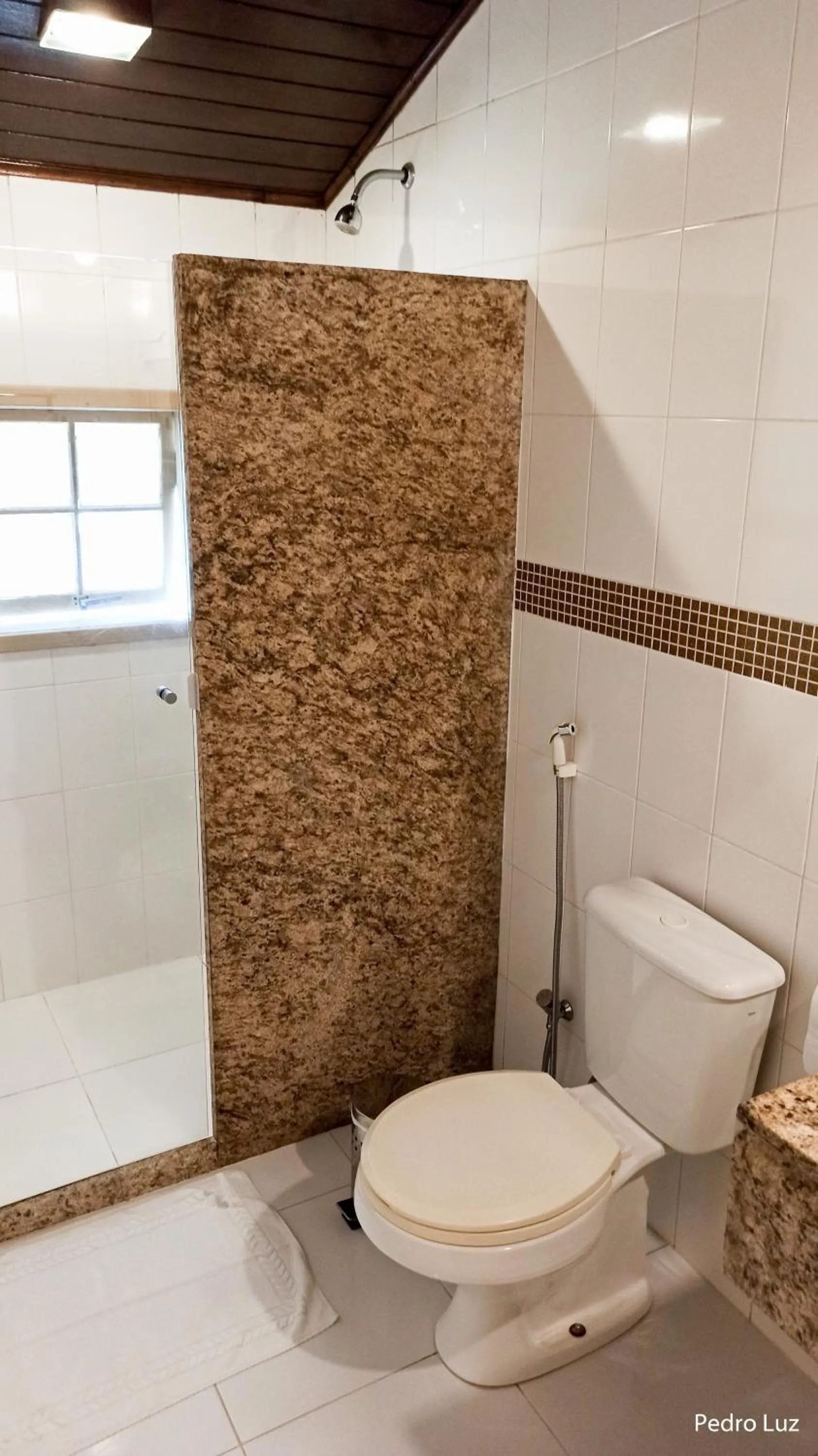 Shower in Hotel Rio Penedo