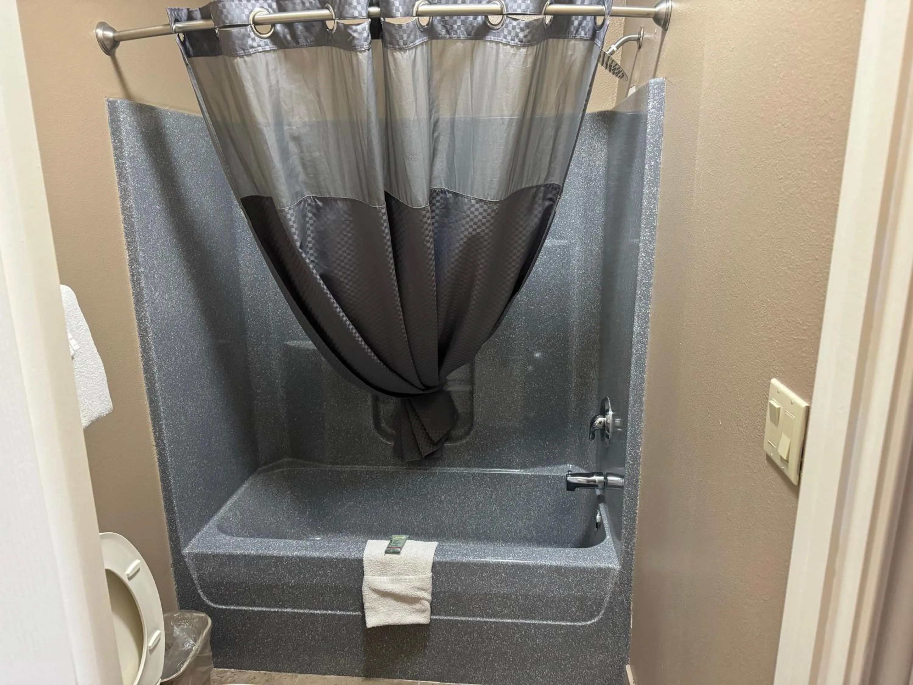 Los Fresnos Inn and Suites