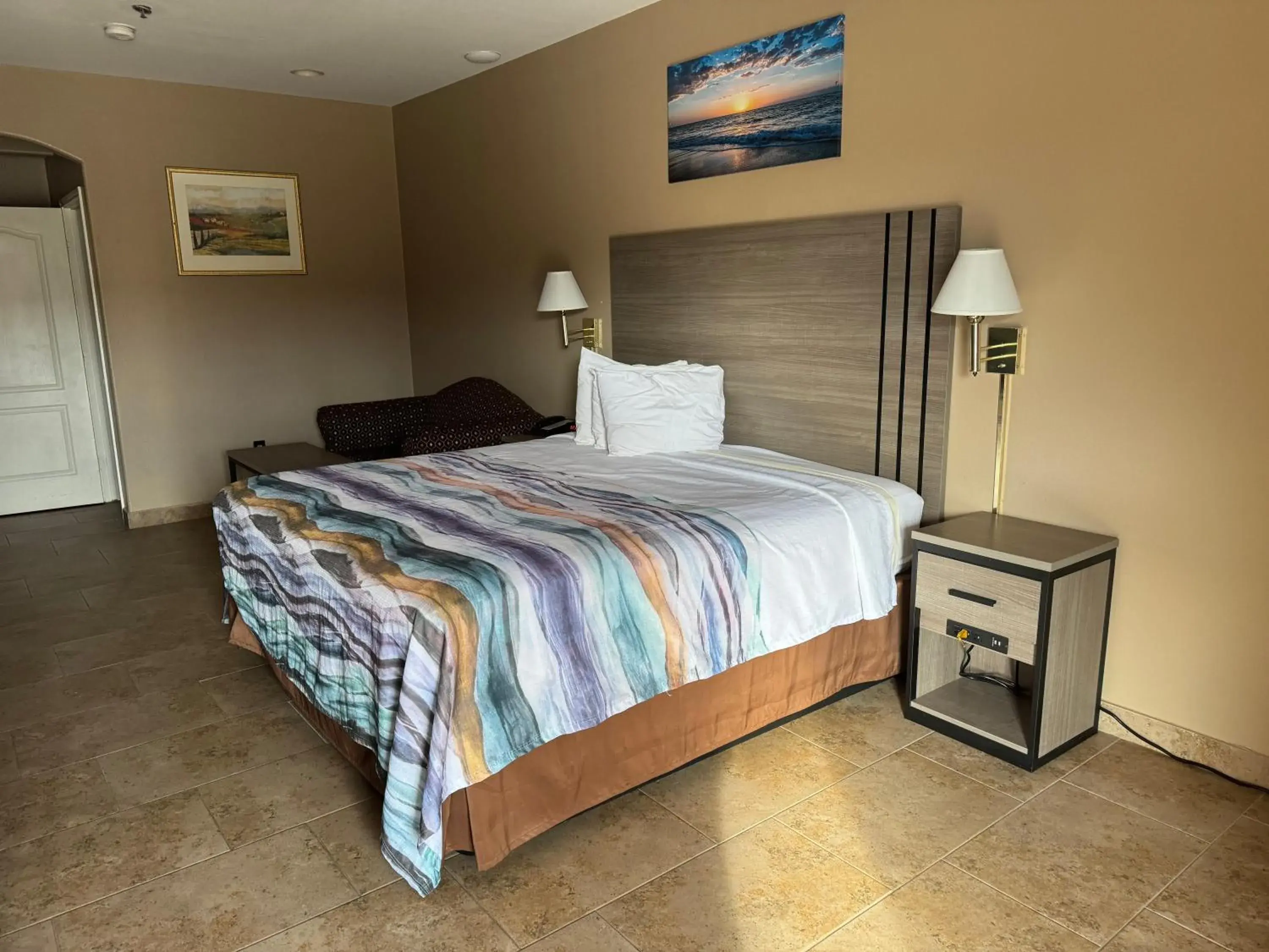 Bed in Los Fresnos Inn and Suites Bed in Los Fresnos Inn and Suites
