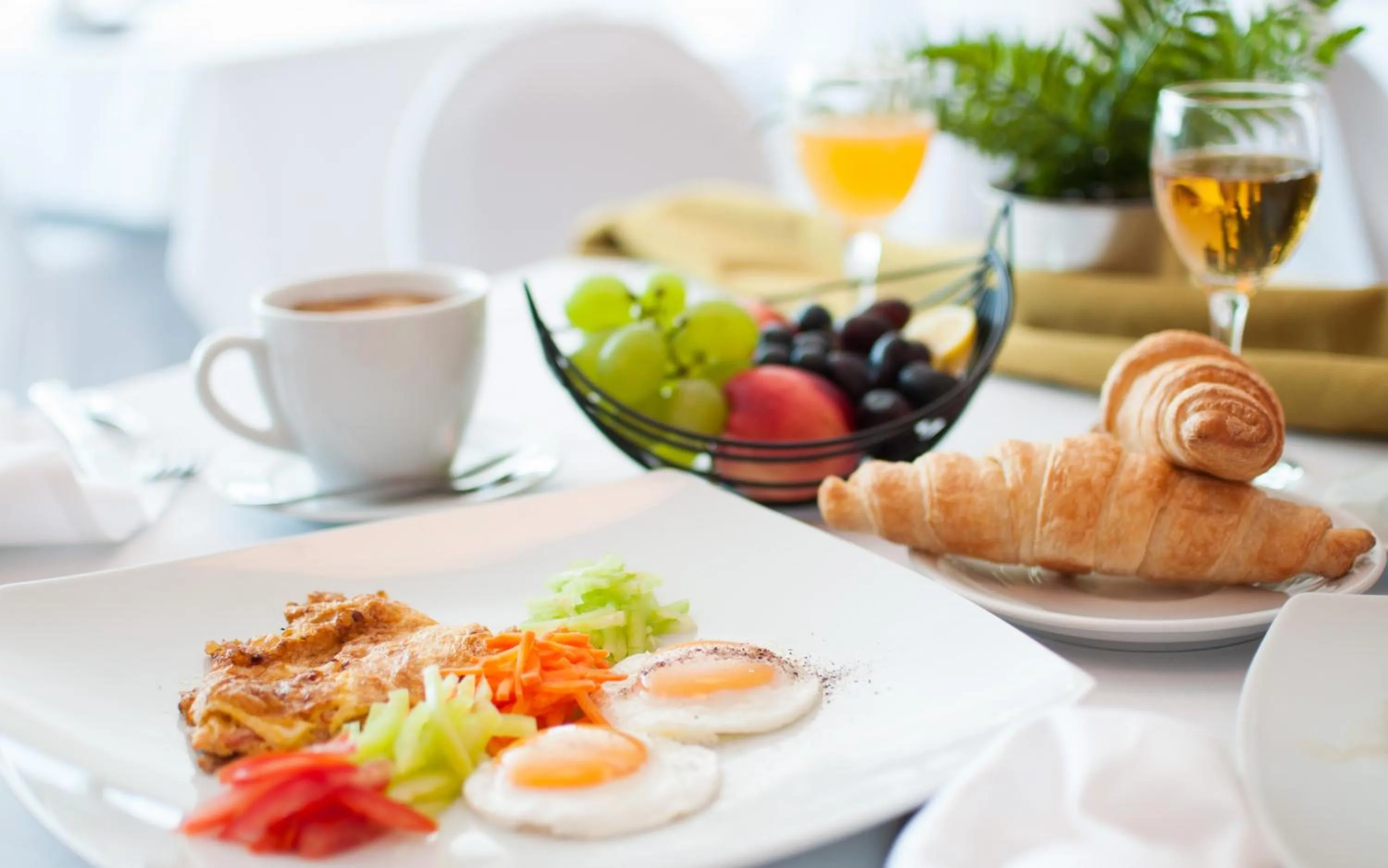 Breakfast in Hotel Park Superior 3*