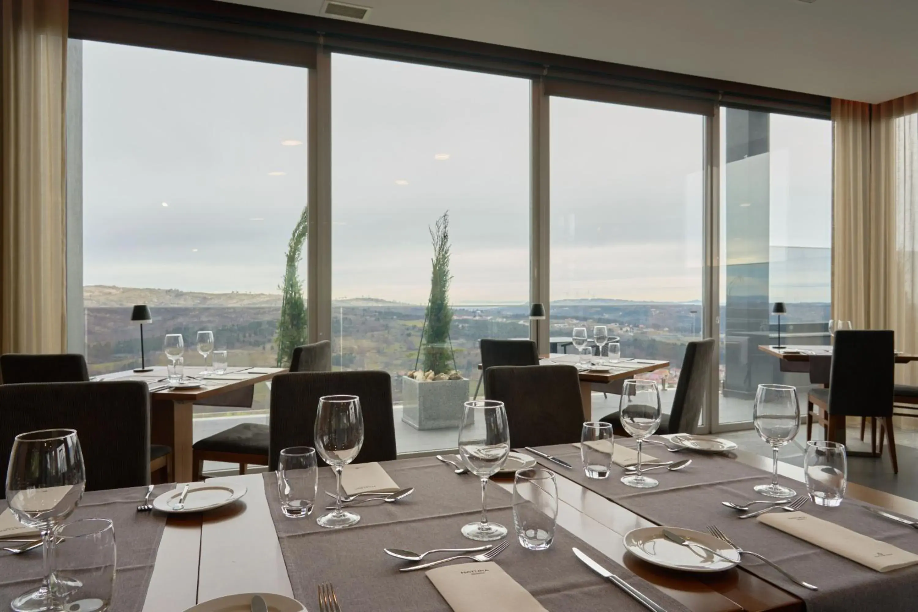 Restaurant/places to eat in Hotel Versatile Restaurant/places to eat in Hotel Versatile