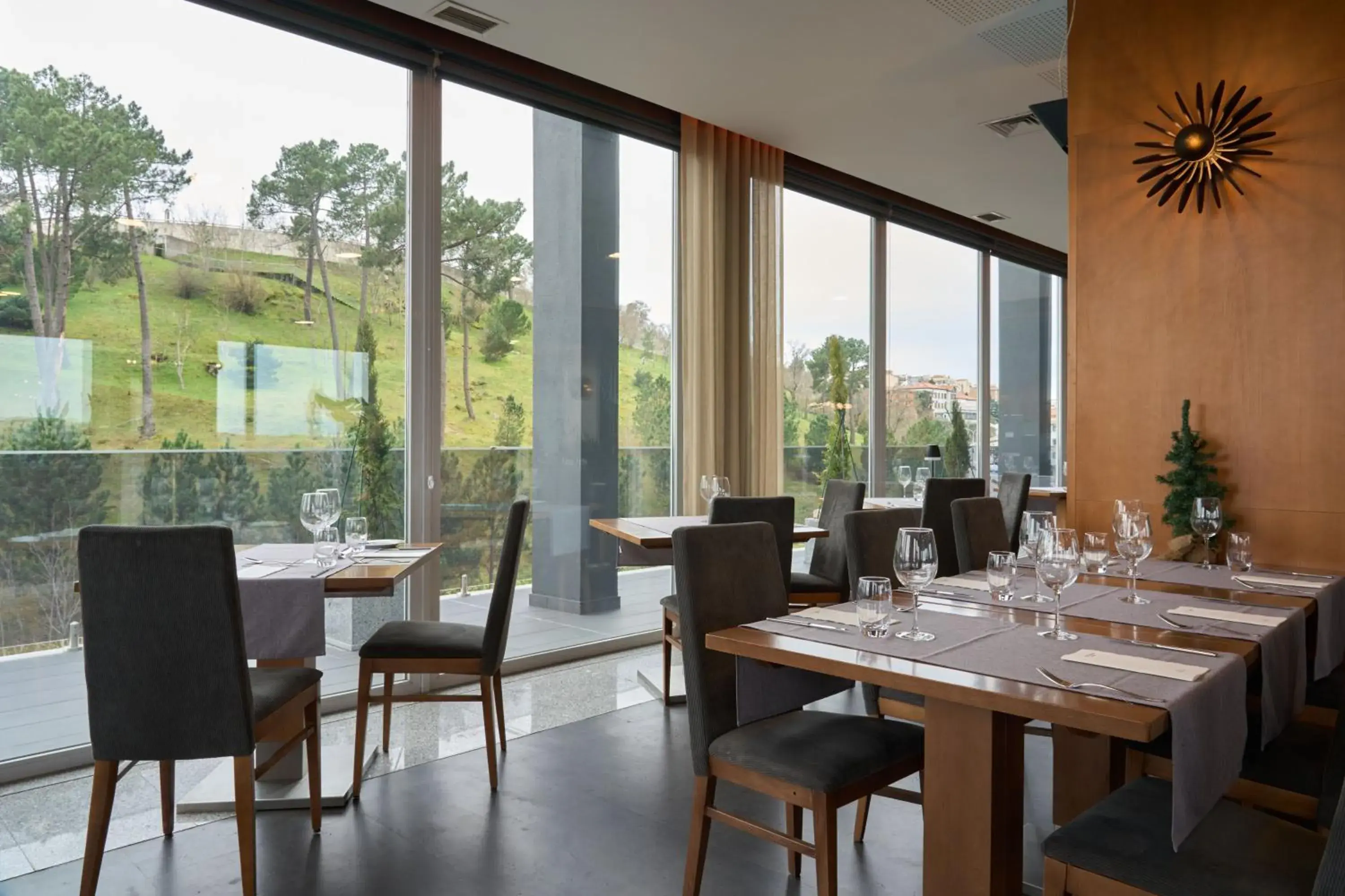 Restaurant/places to eat in Hotel Versatile Restaurant/places to eat in Hotel Versatile