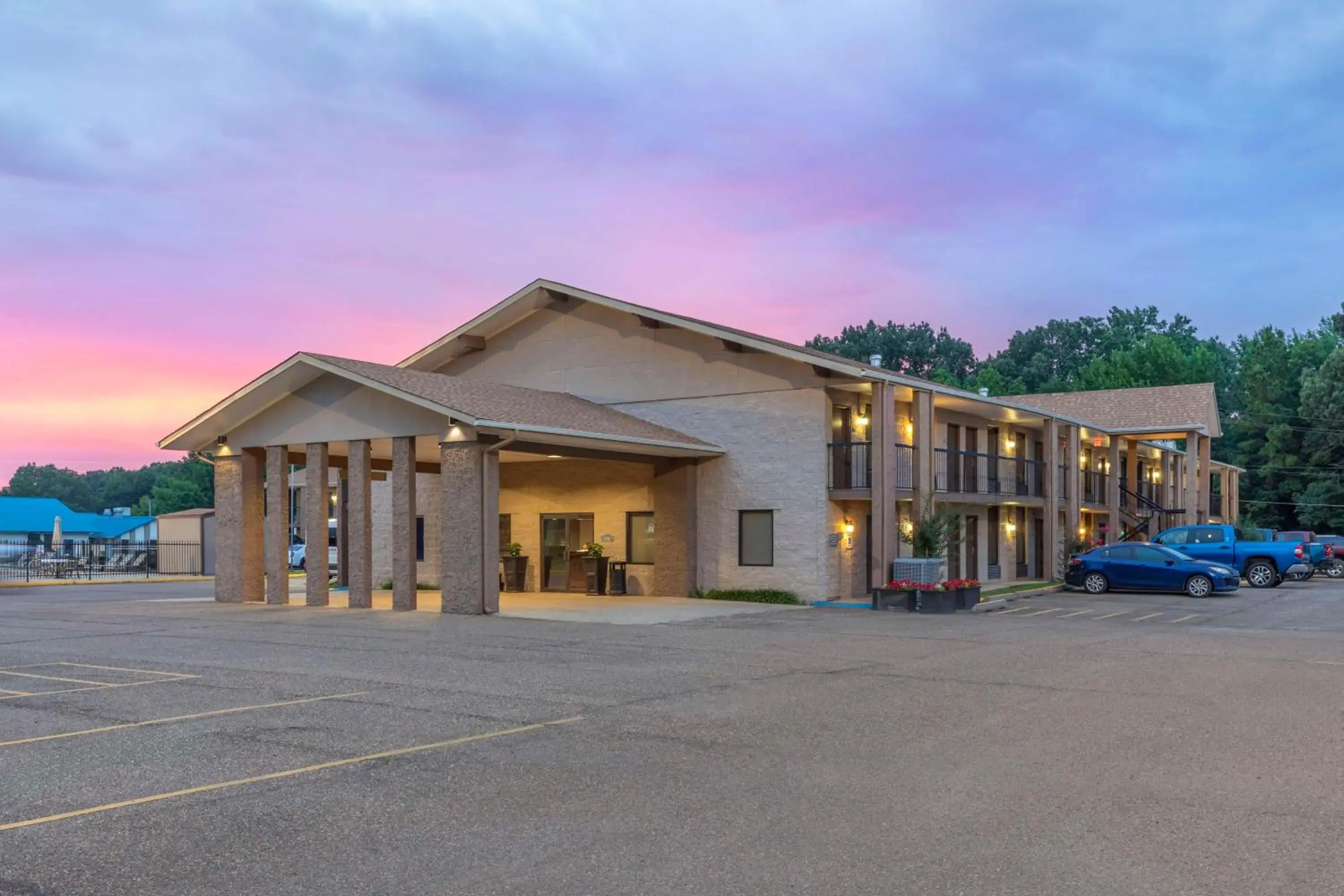 Property building in Best Western of Hope Property building in Best Western of Hope