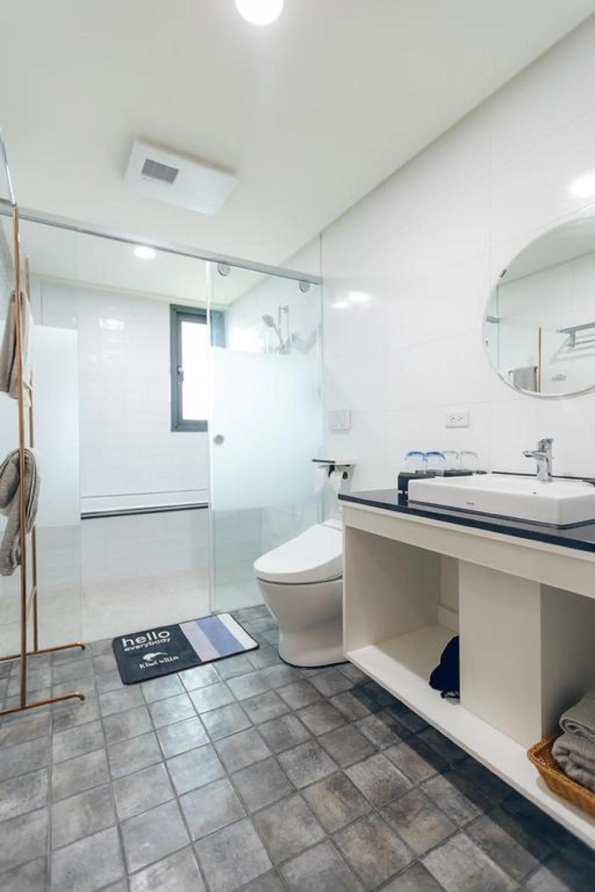 Shower in Kiwi Villa