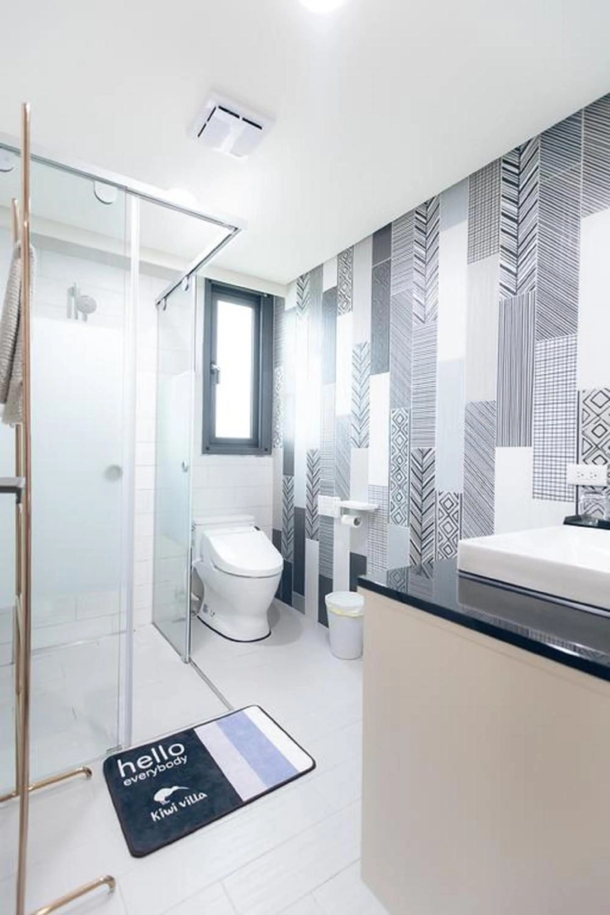 Shower in Kiwi Villa